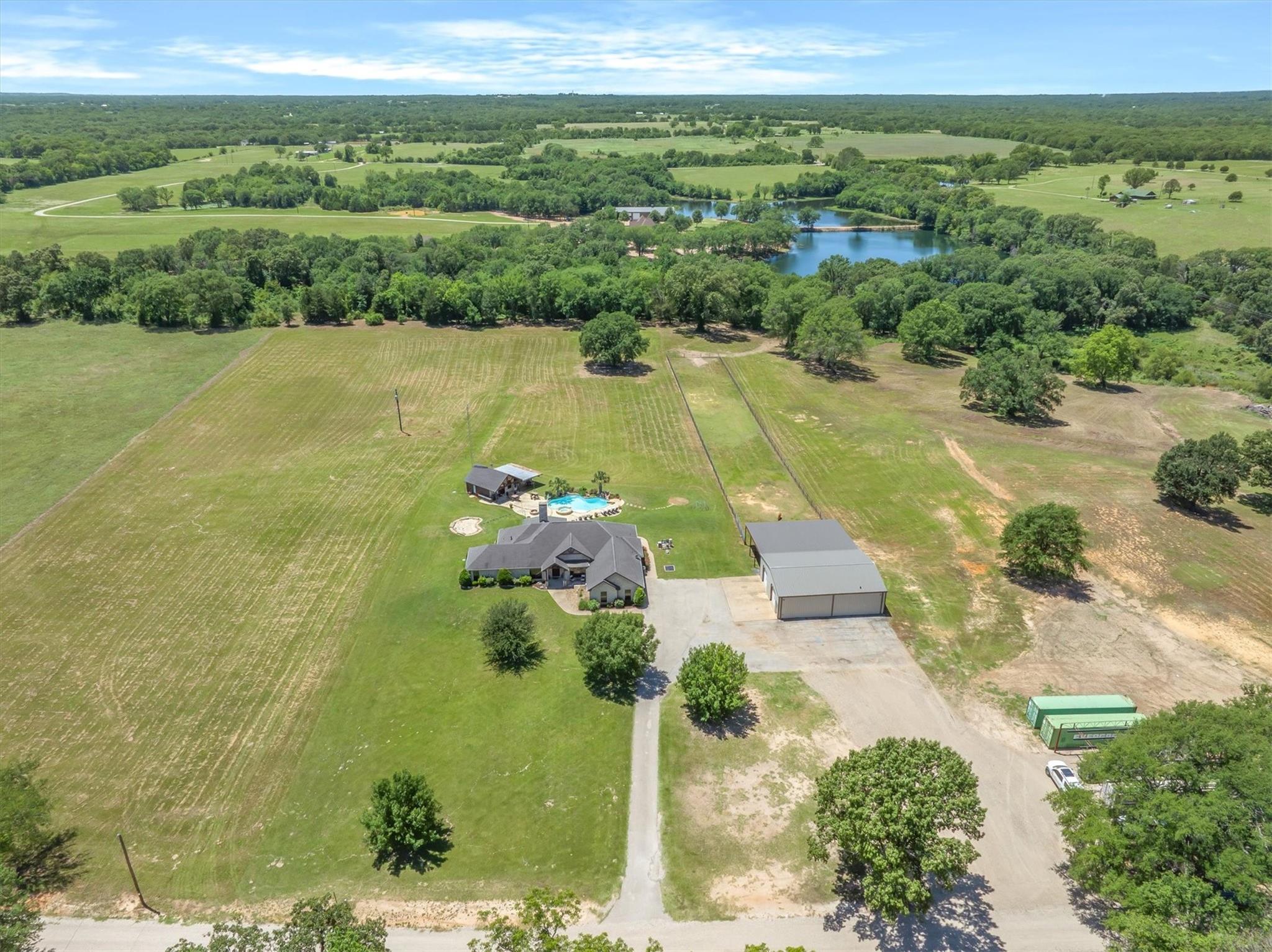 main property photo 3