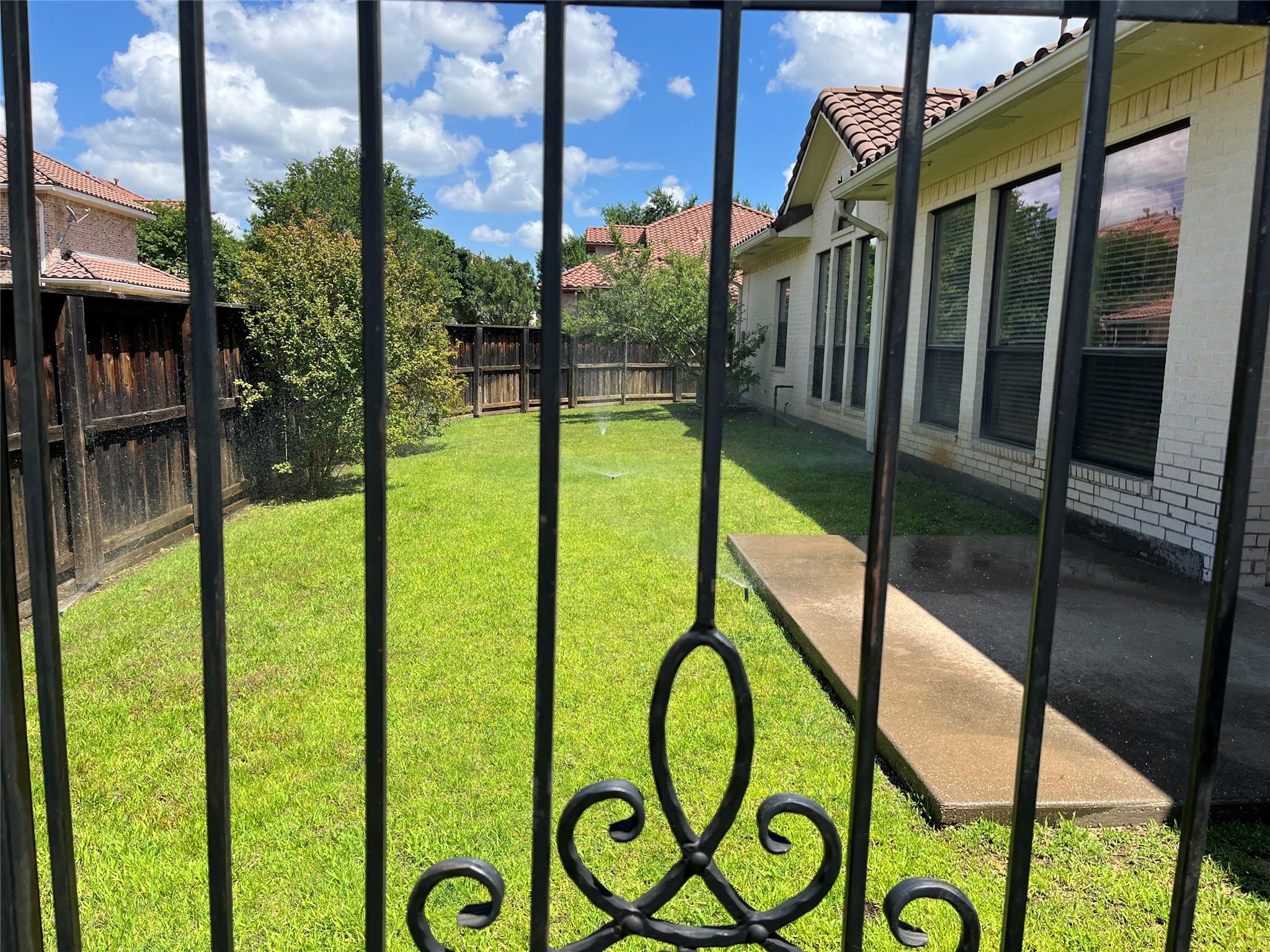 main property photo 8