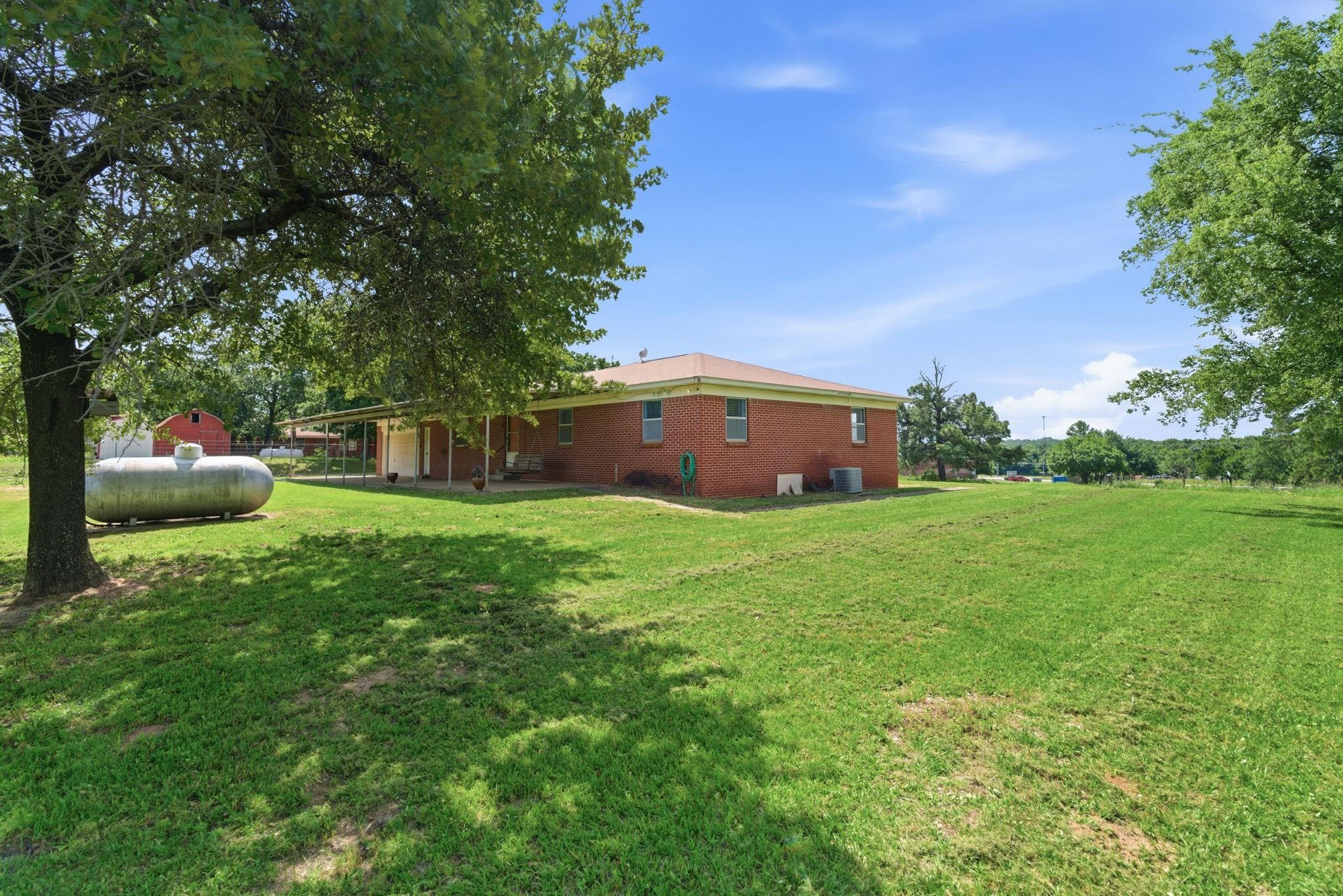 main property photo 6
