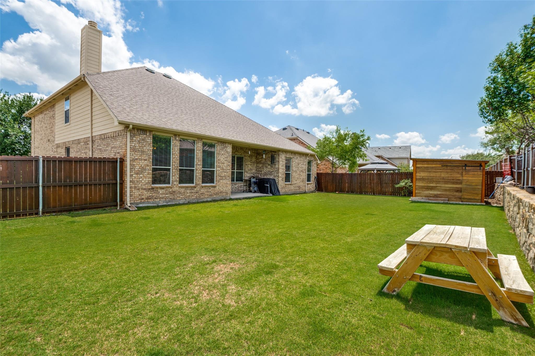 main property photo 13