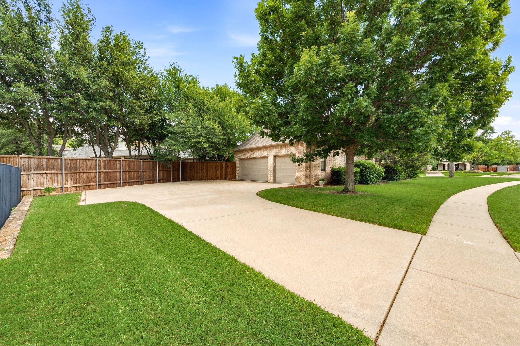 main property photo 29