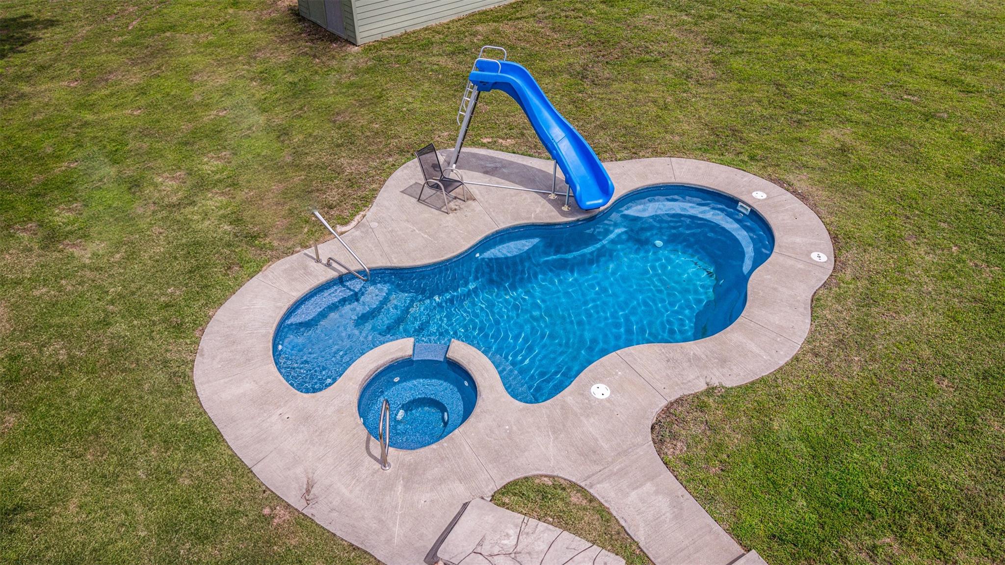 main property photo 27
