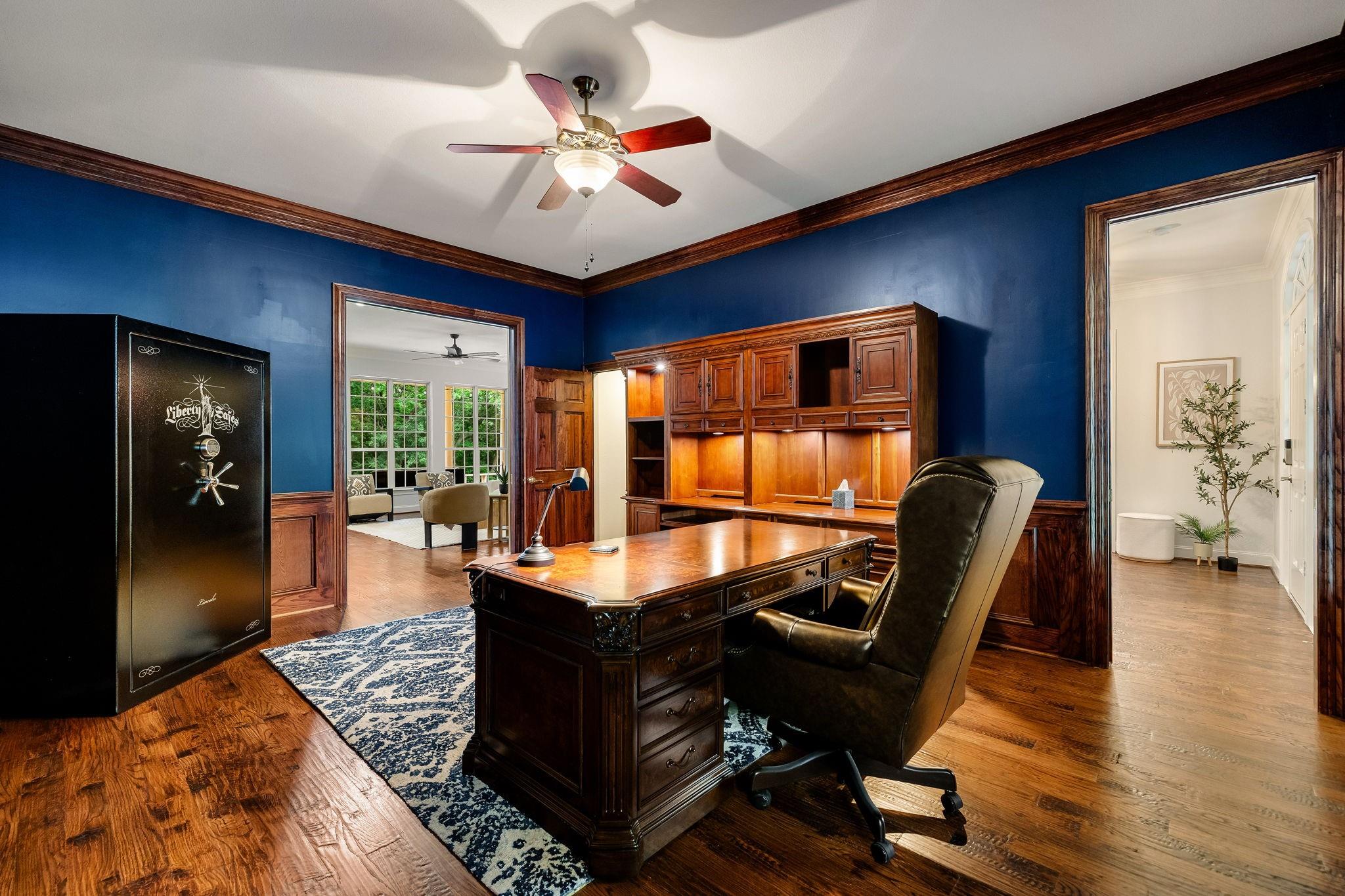 main property photo 11
