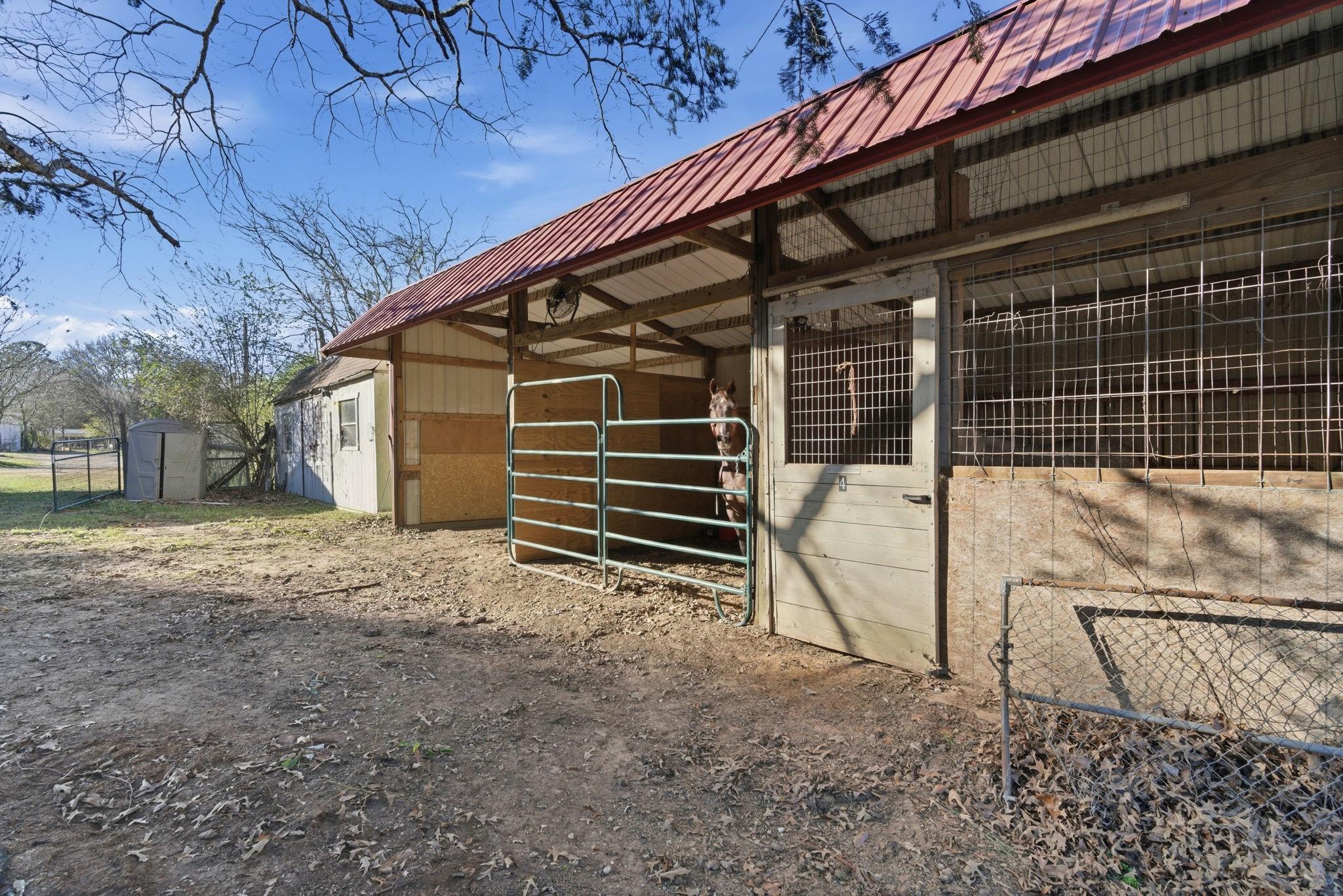 main property photo 17