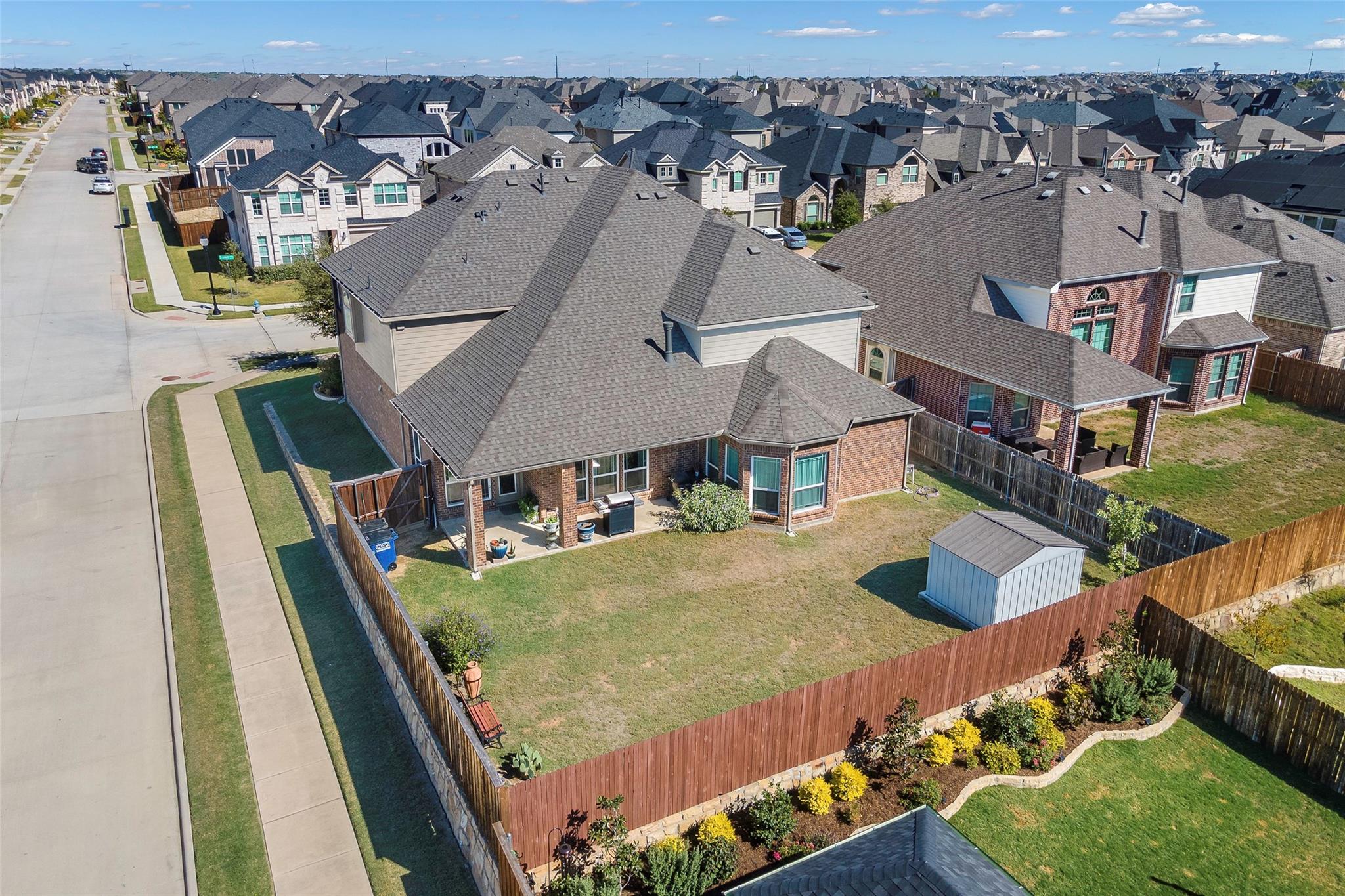 main property photo 37