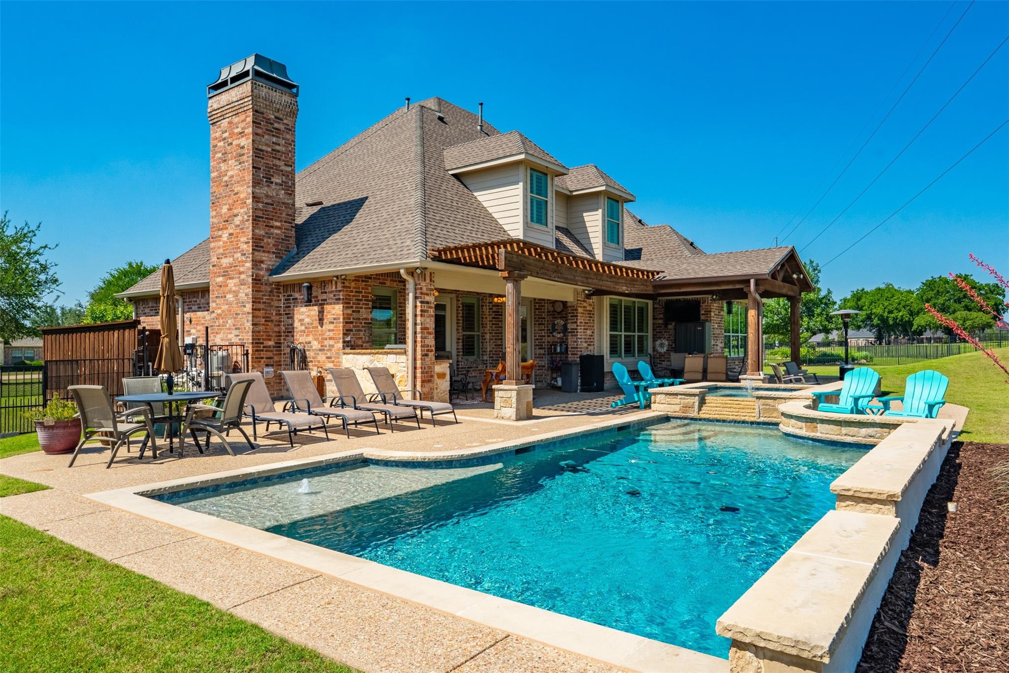 main property photo 3