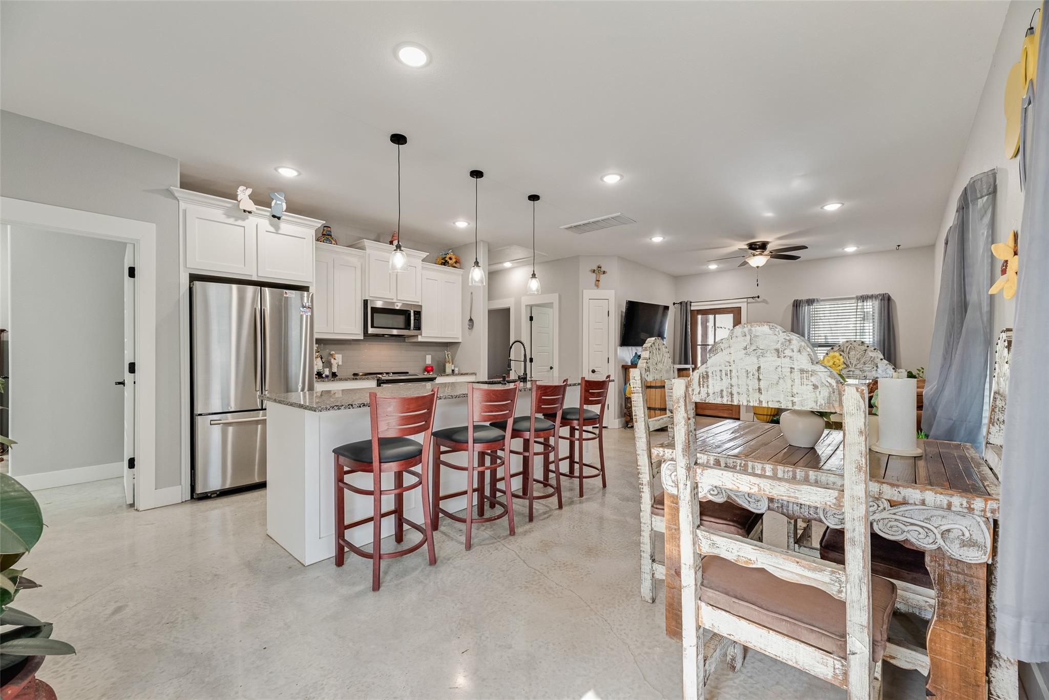 main property photo 18