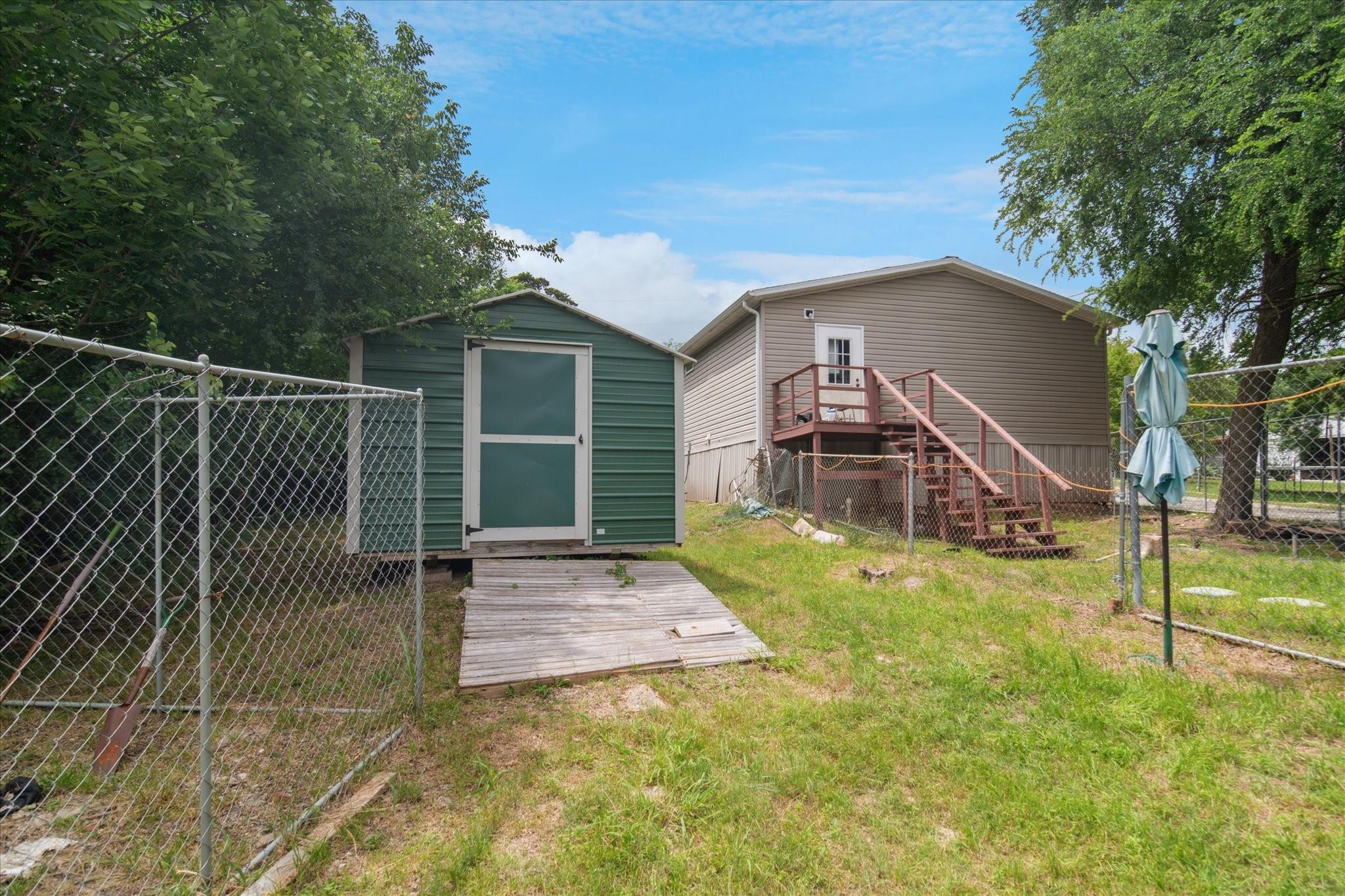 main property photo 11