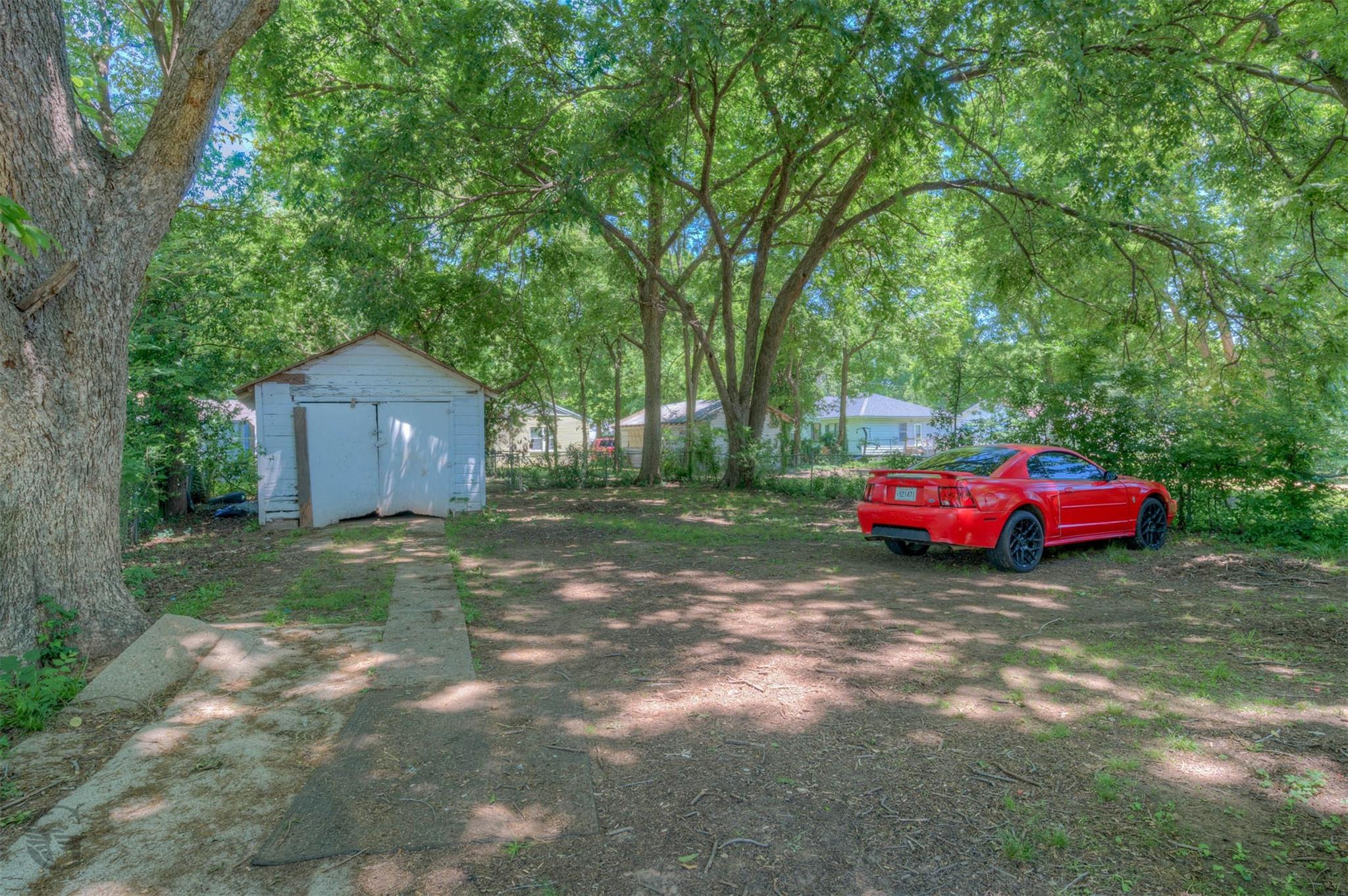 main property photo 13
