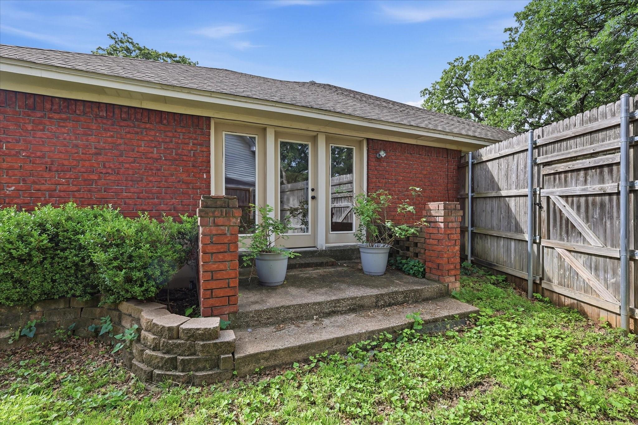 main property photo 29