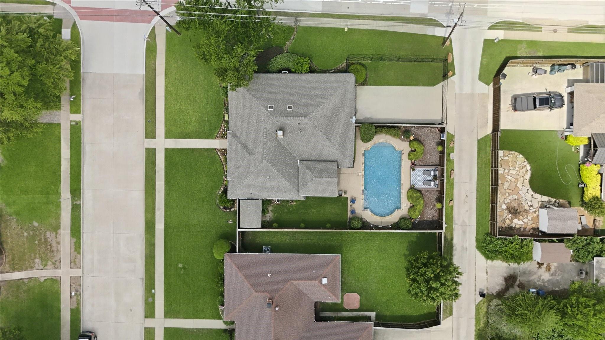 main property photo 37