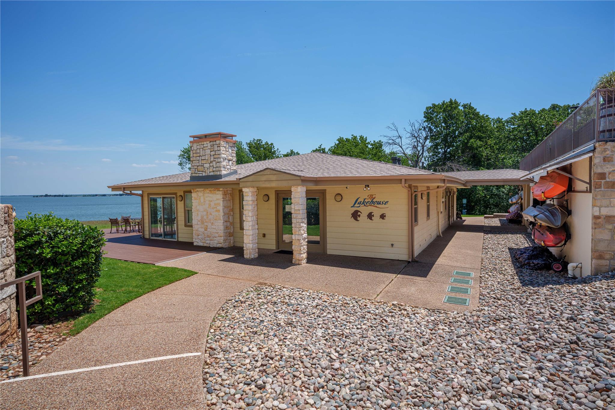 main property photo 31