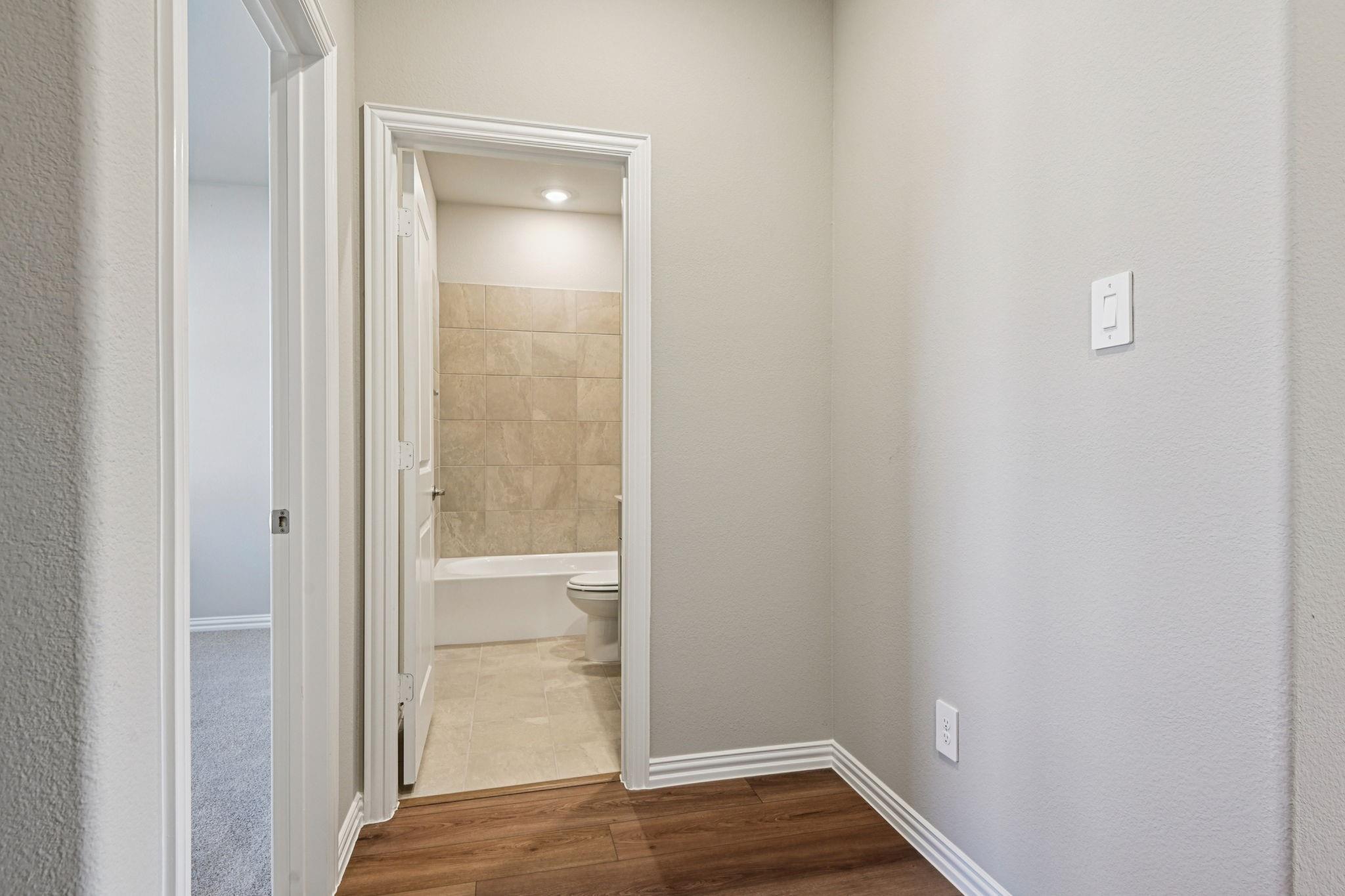 main property photo 13