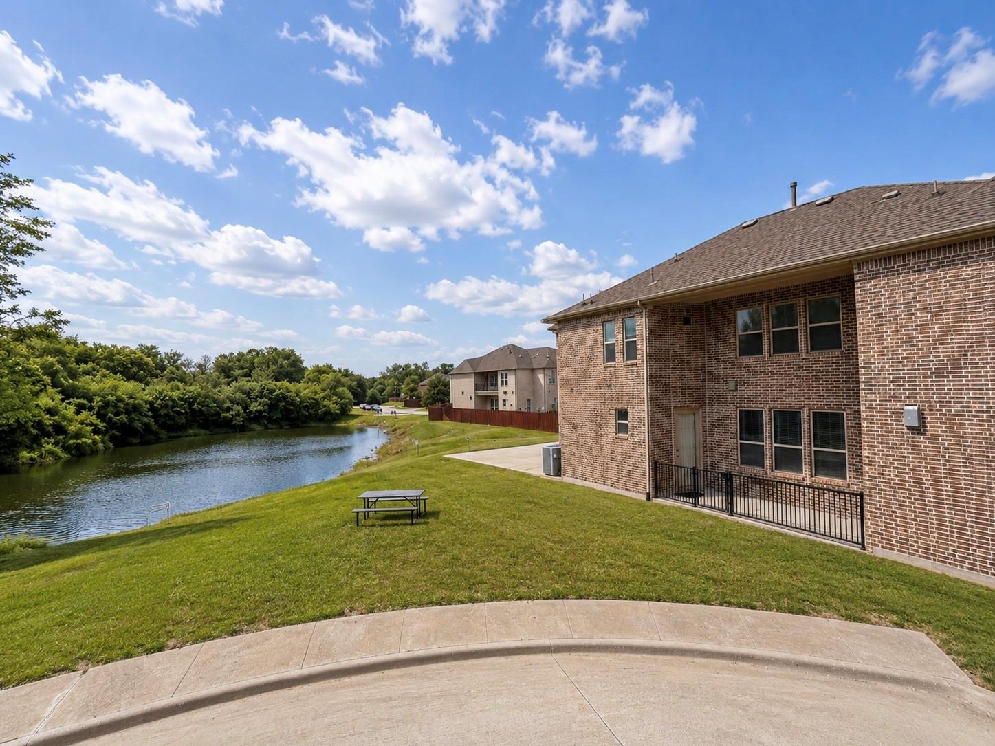 main property photo 4