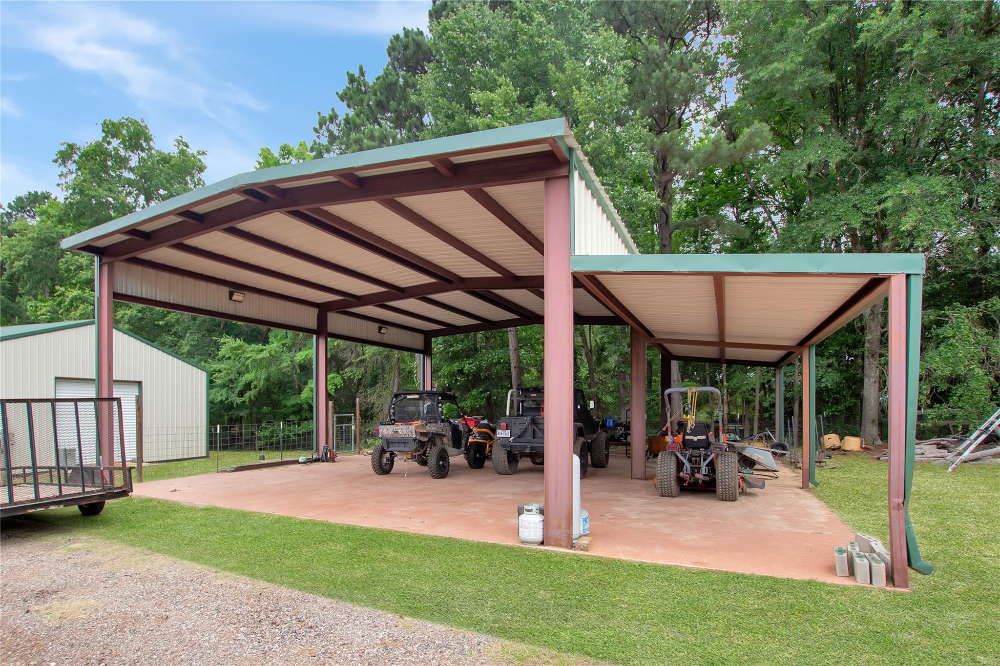 main property photo 38