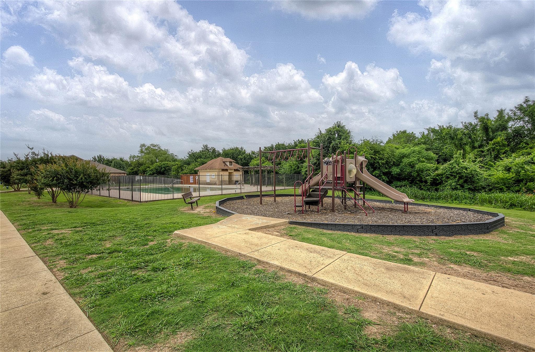 main property photo 19