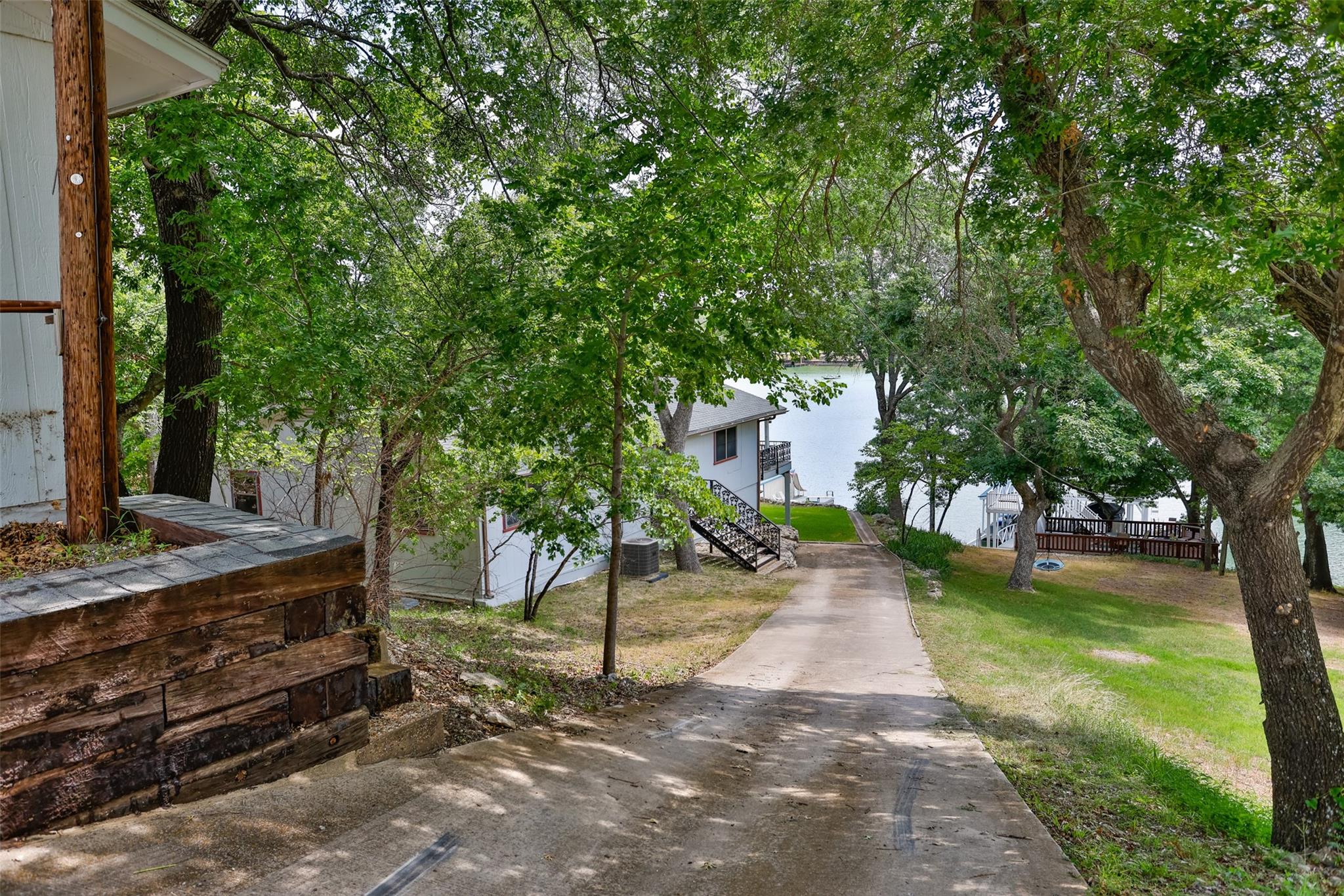 main property photo 14