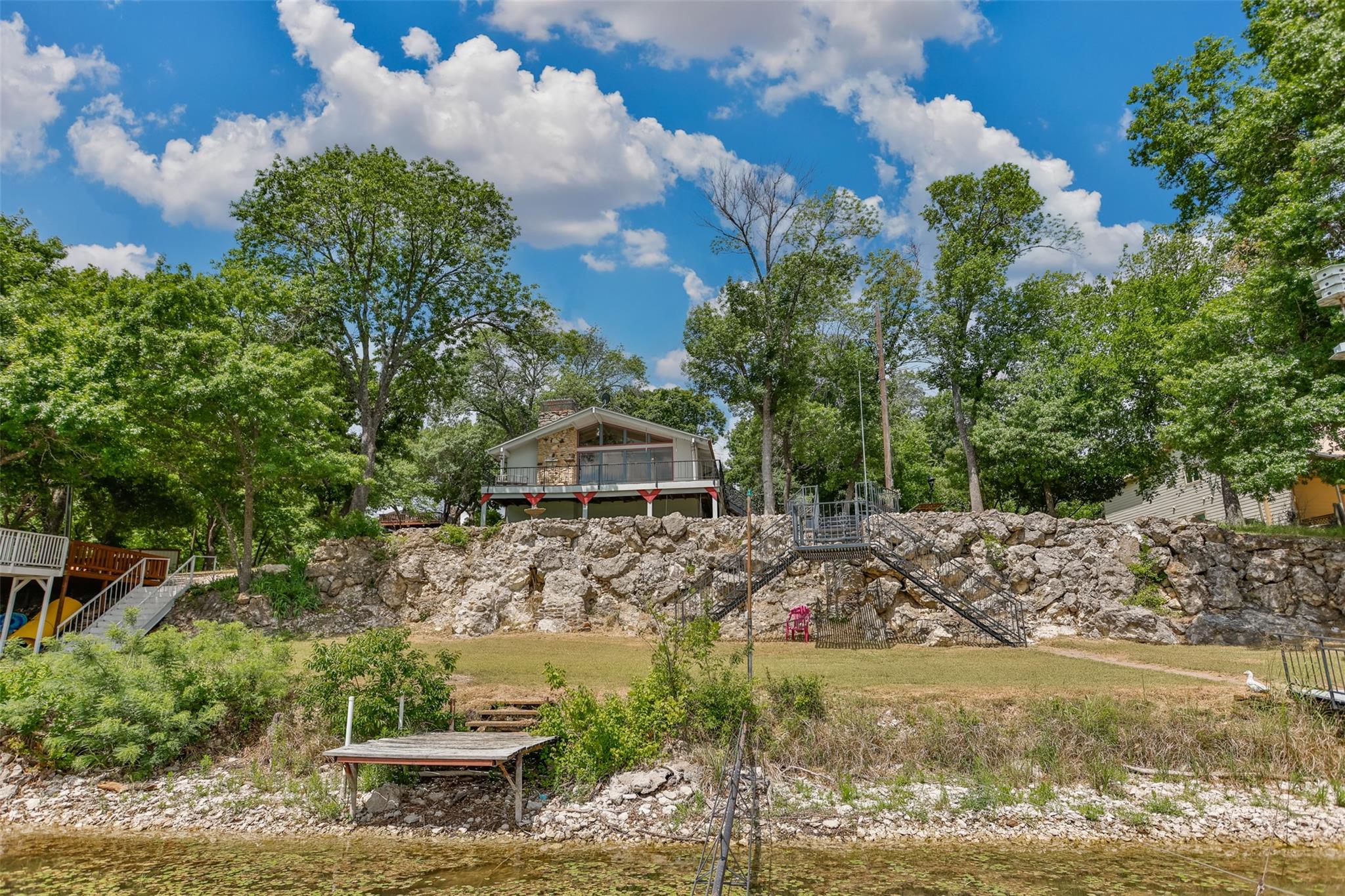 main property photo 4