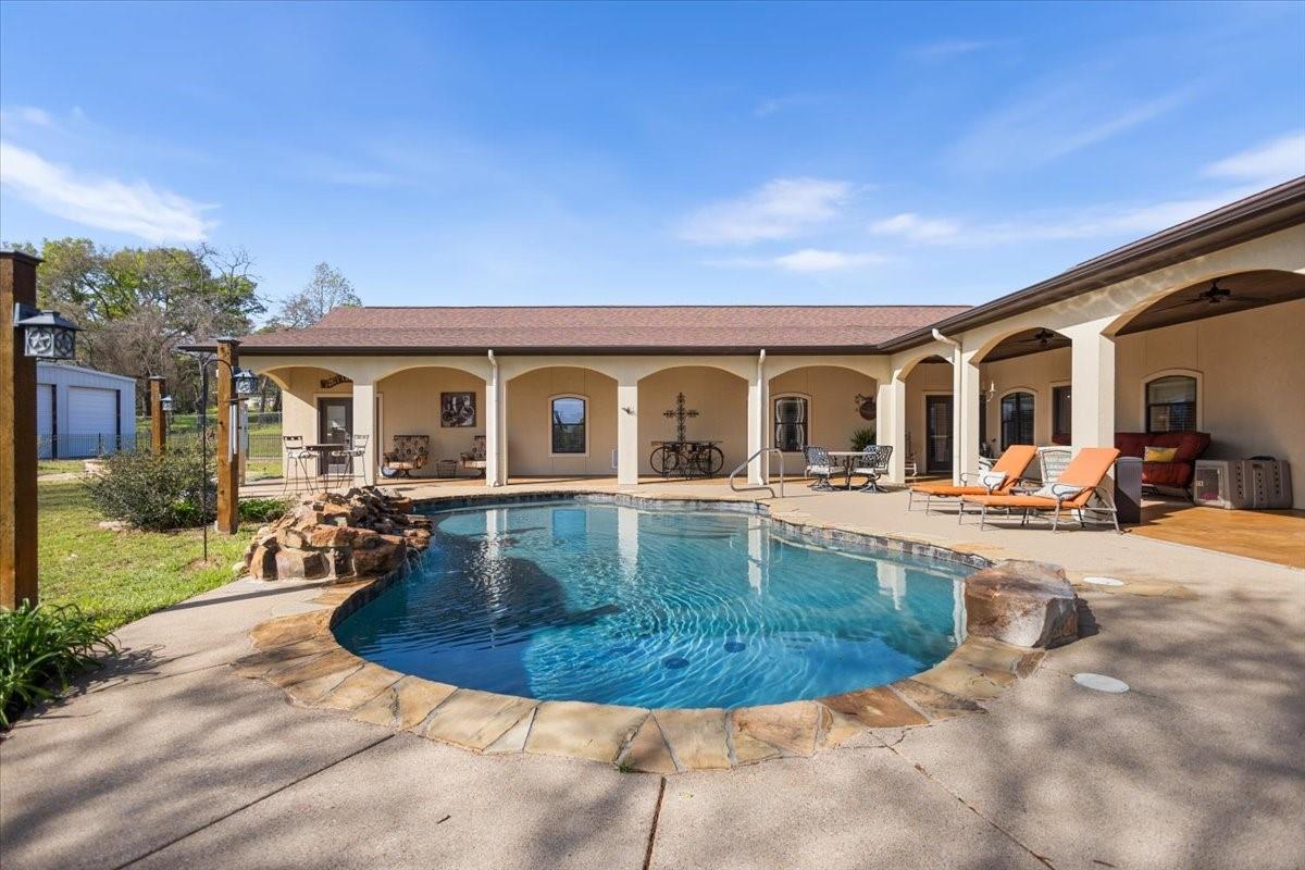 main property photo 39