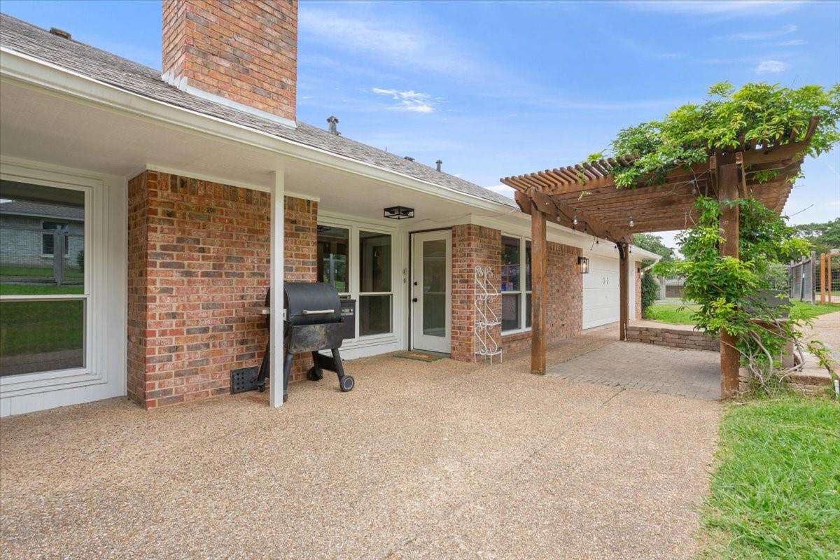 main property photo 31