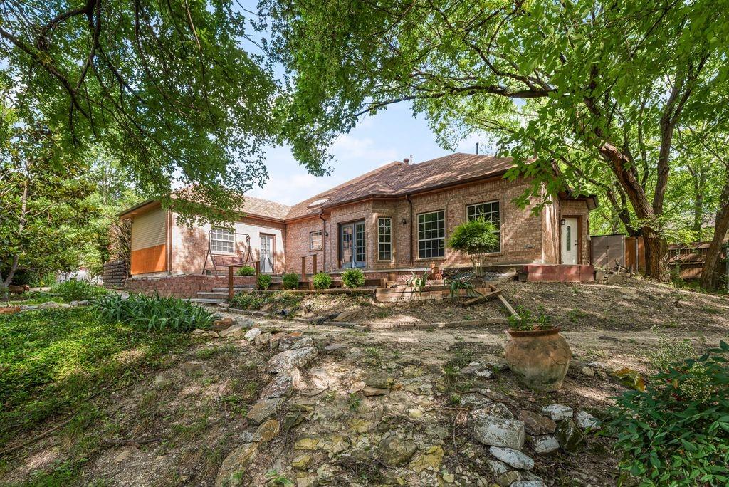 main property photo 30