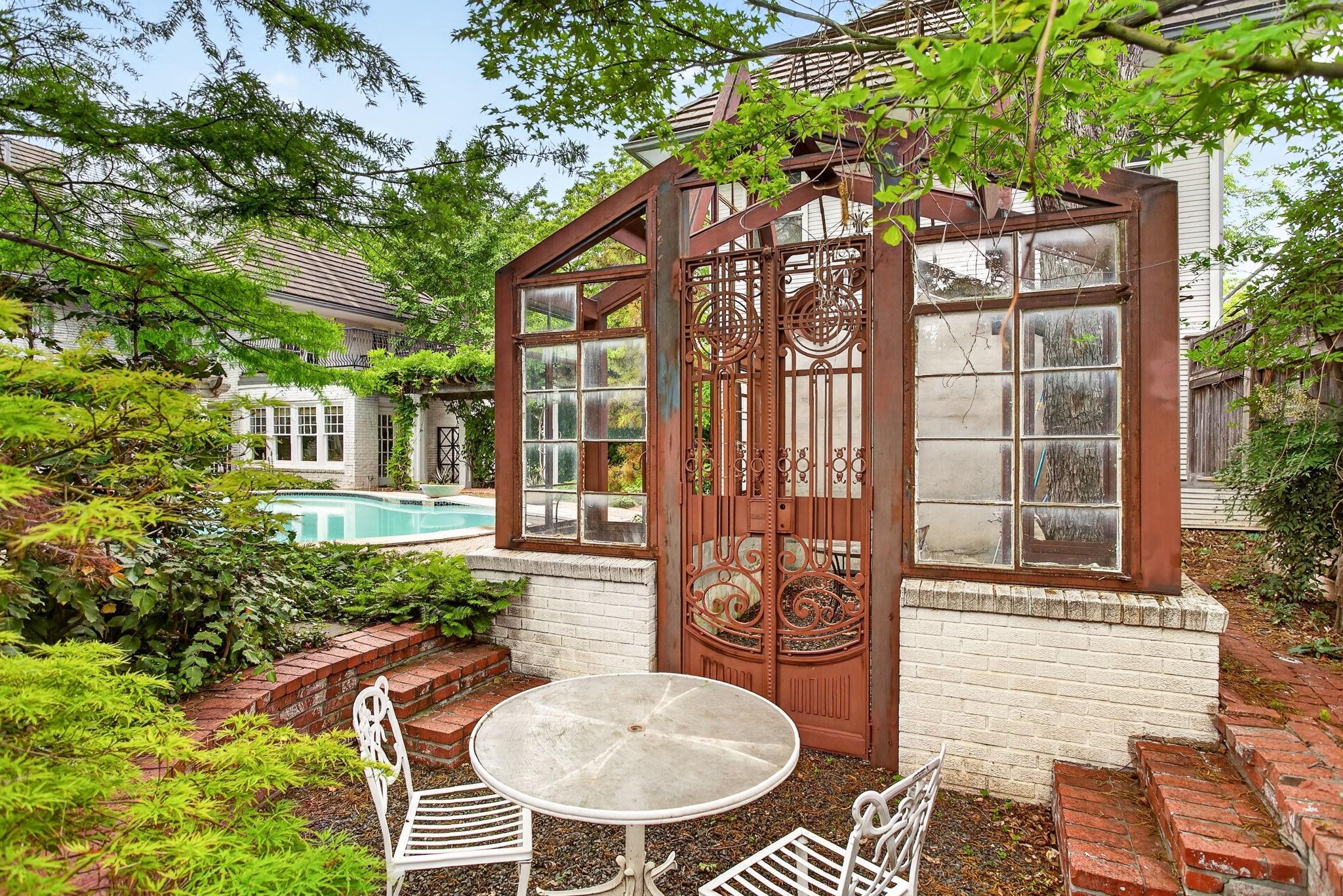 main property photo 31