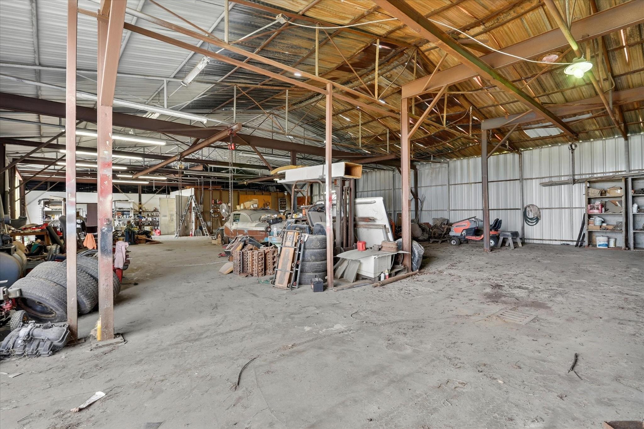 main property photo 25