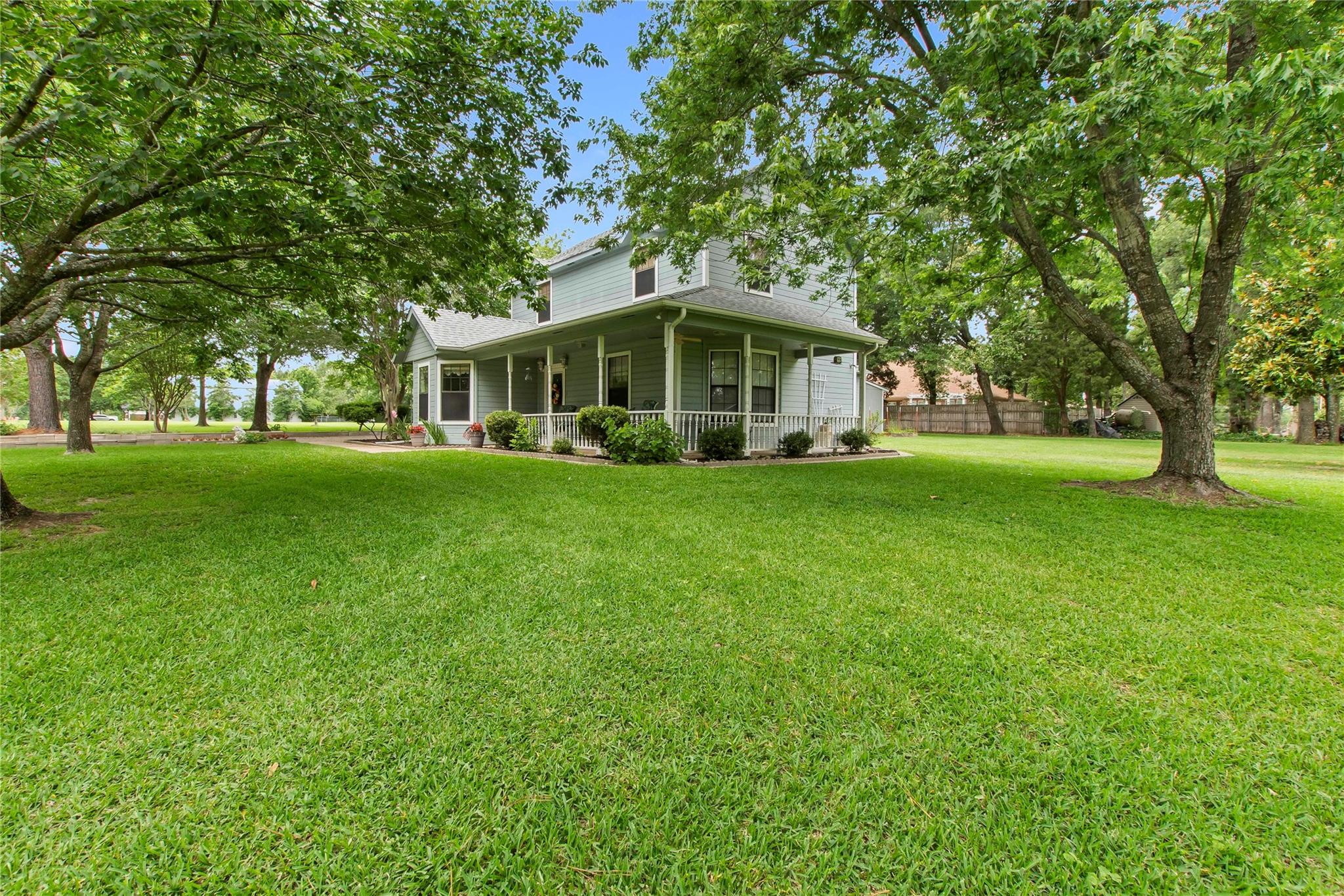 main property photo 3