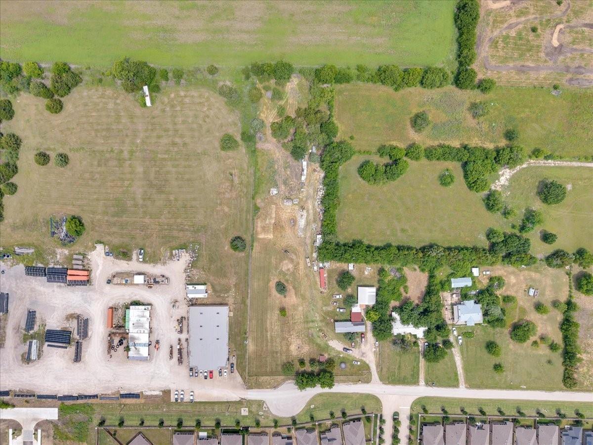 main property photo 14