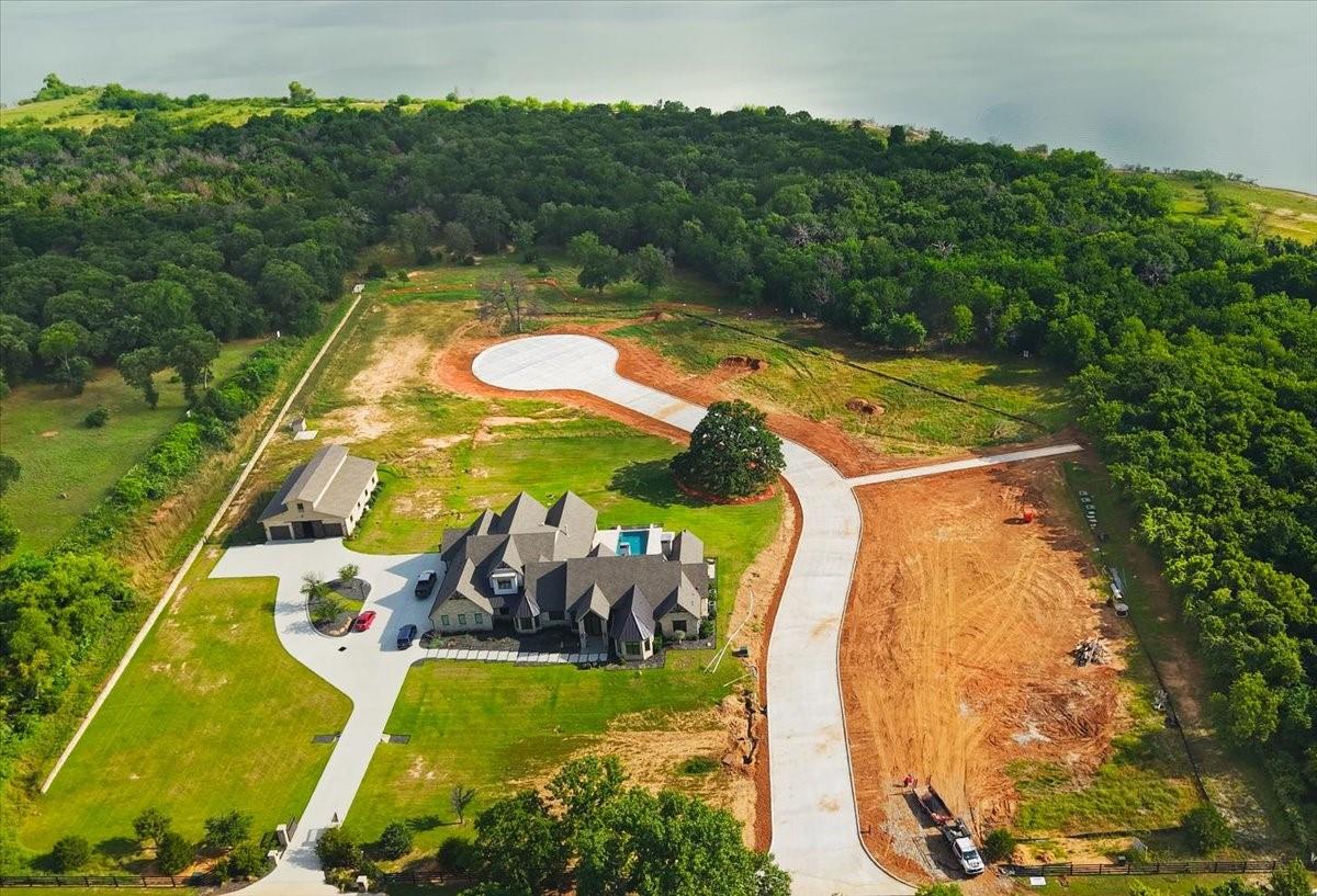 main property photo 9