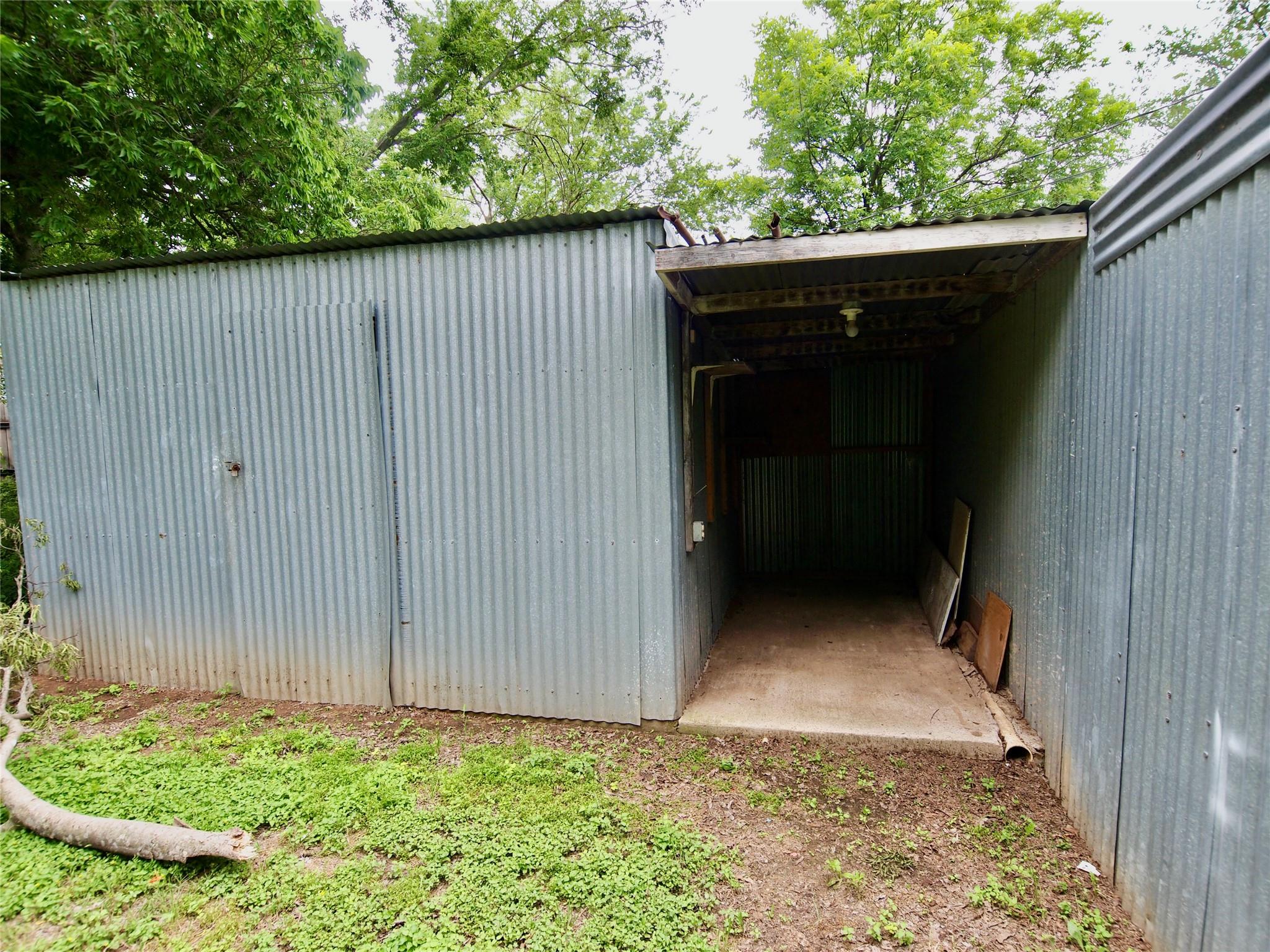 main property photo 36