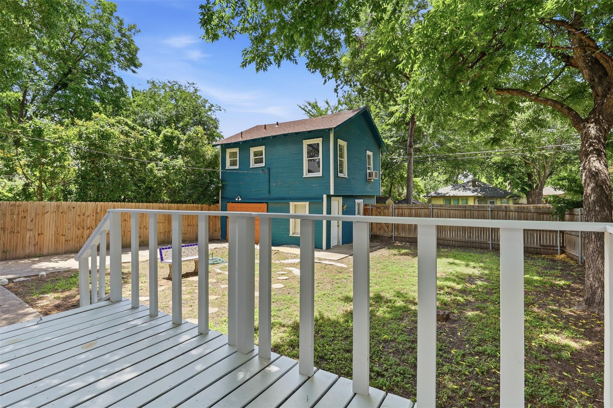 main property photo 18