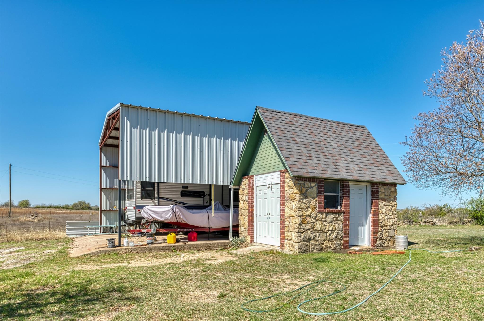 main property photo 27