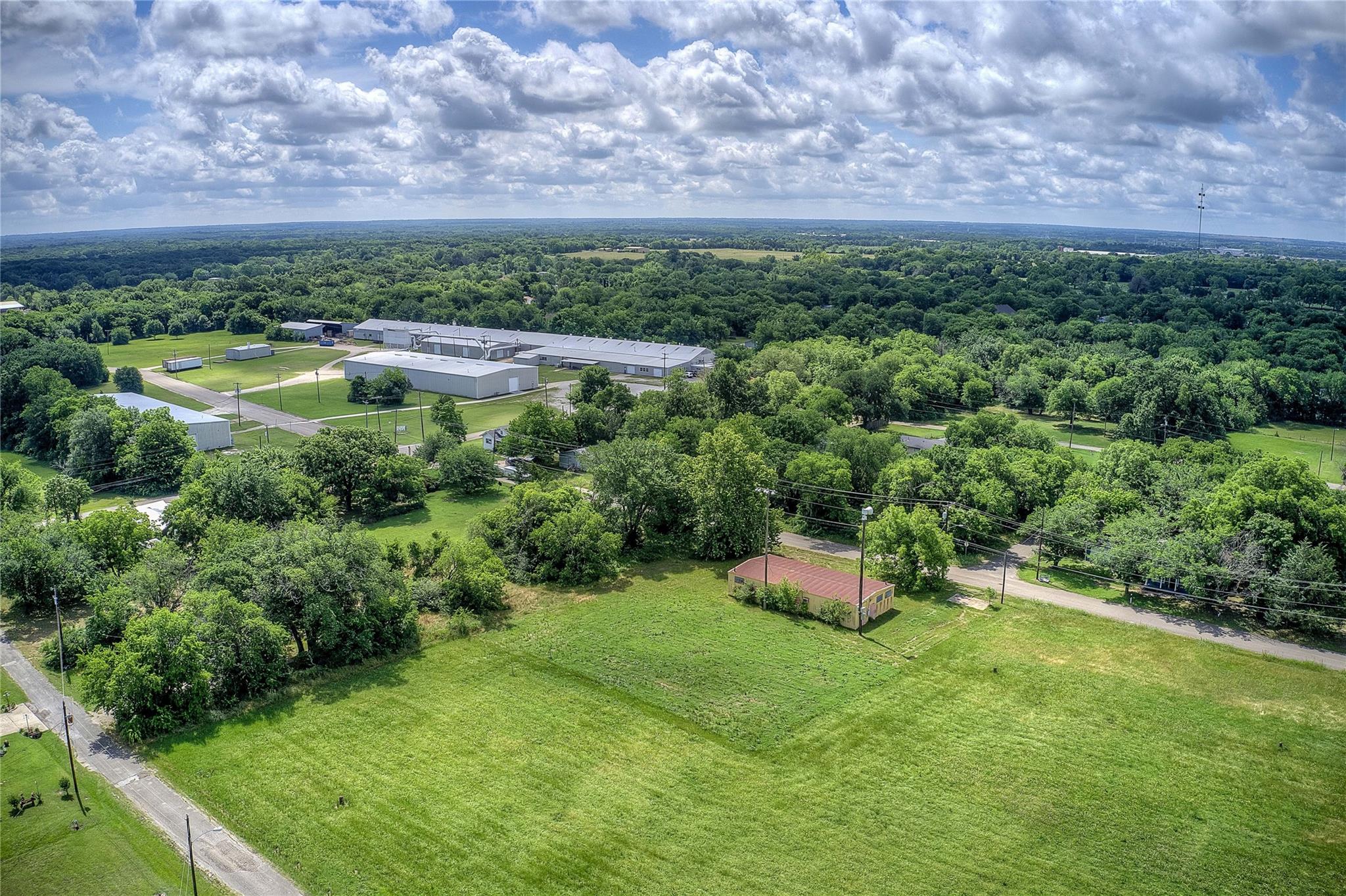 main property photo 4