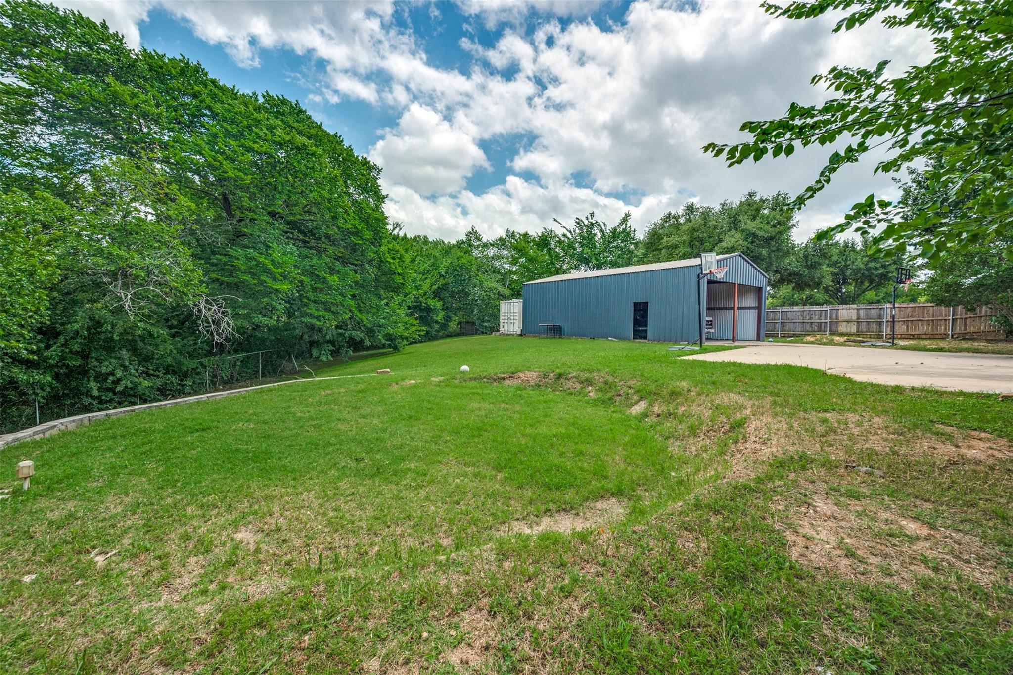 main property photo 27