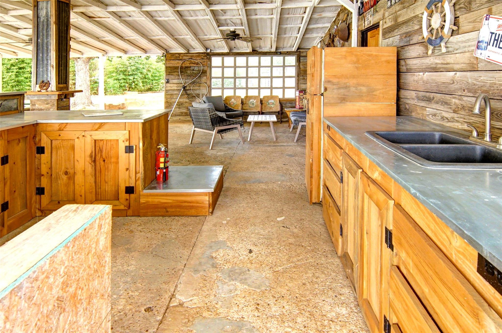 main property photo 11