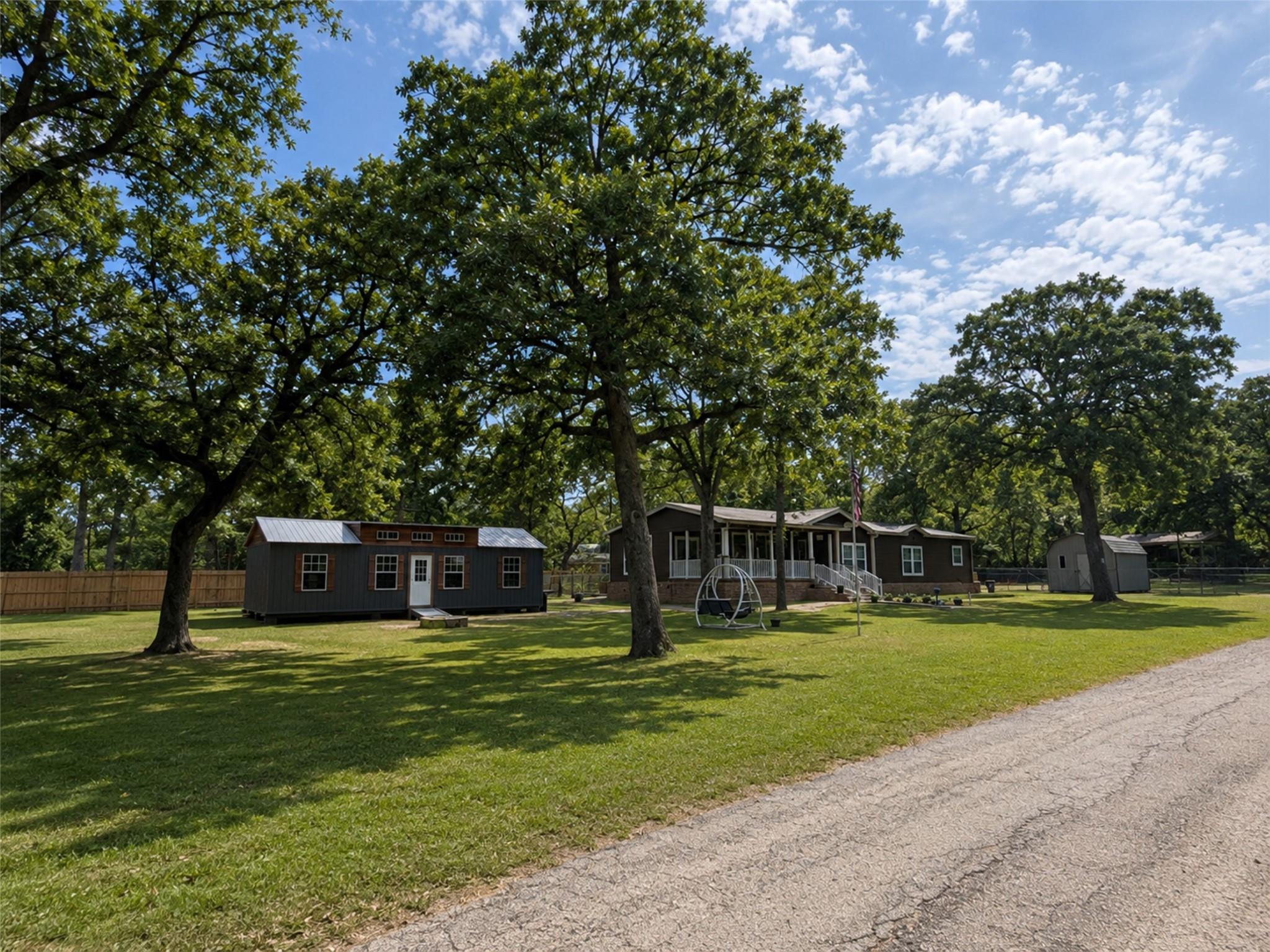 main property photo 38