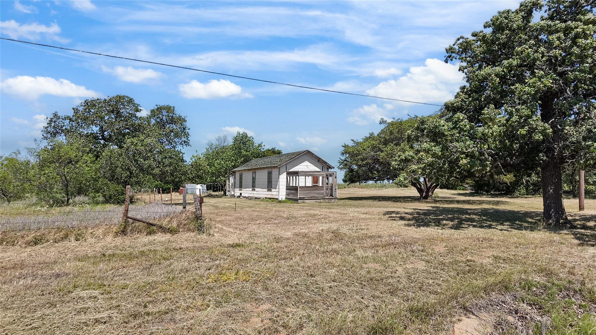 main property photo 18