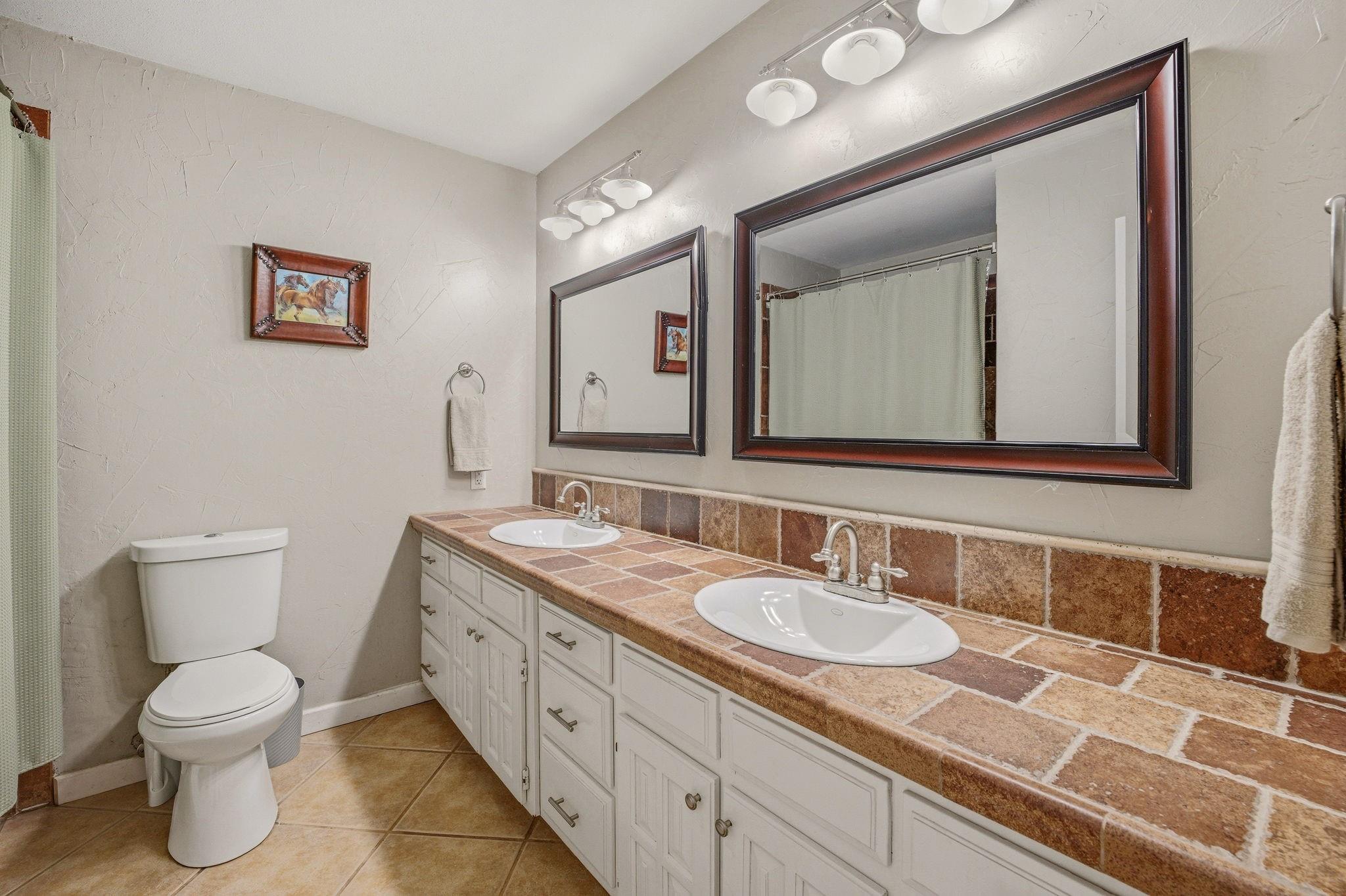 main property photo 11