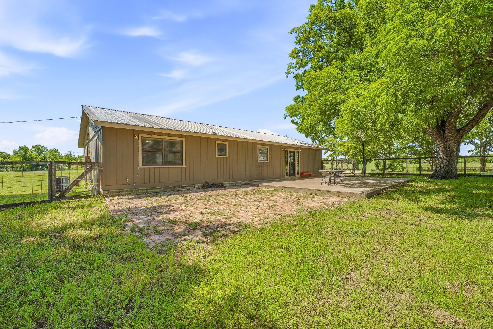 main property photo 22