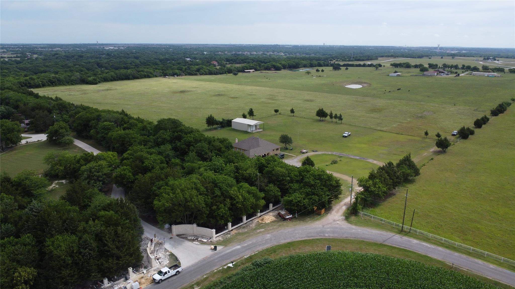 main property photo 9