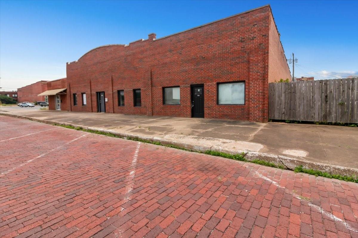 main property photo 18