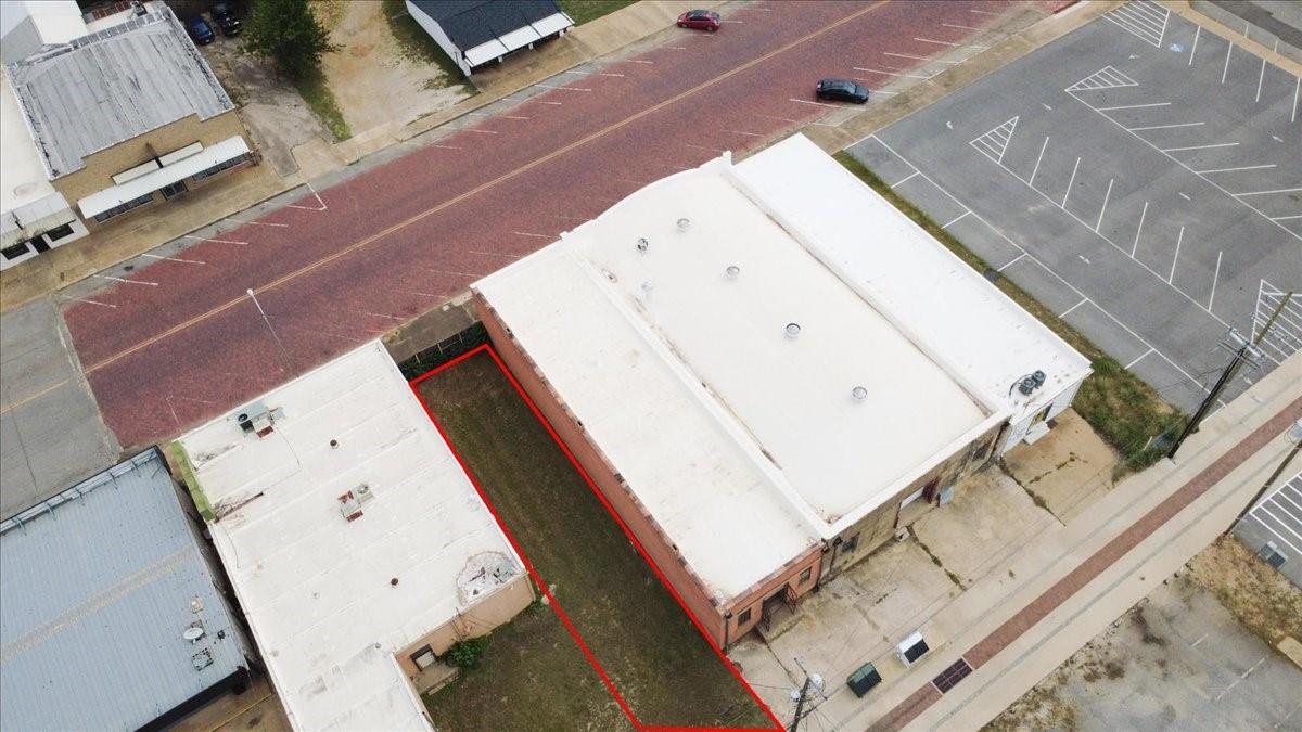 main property photo 32