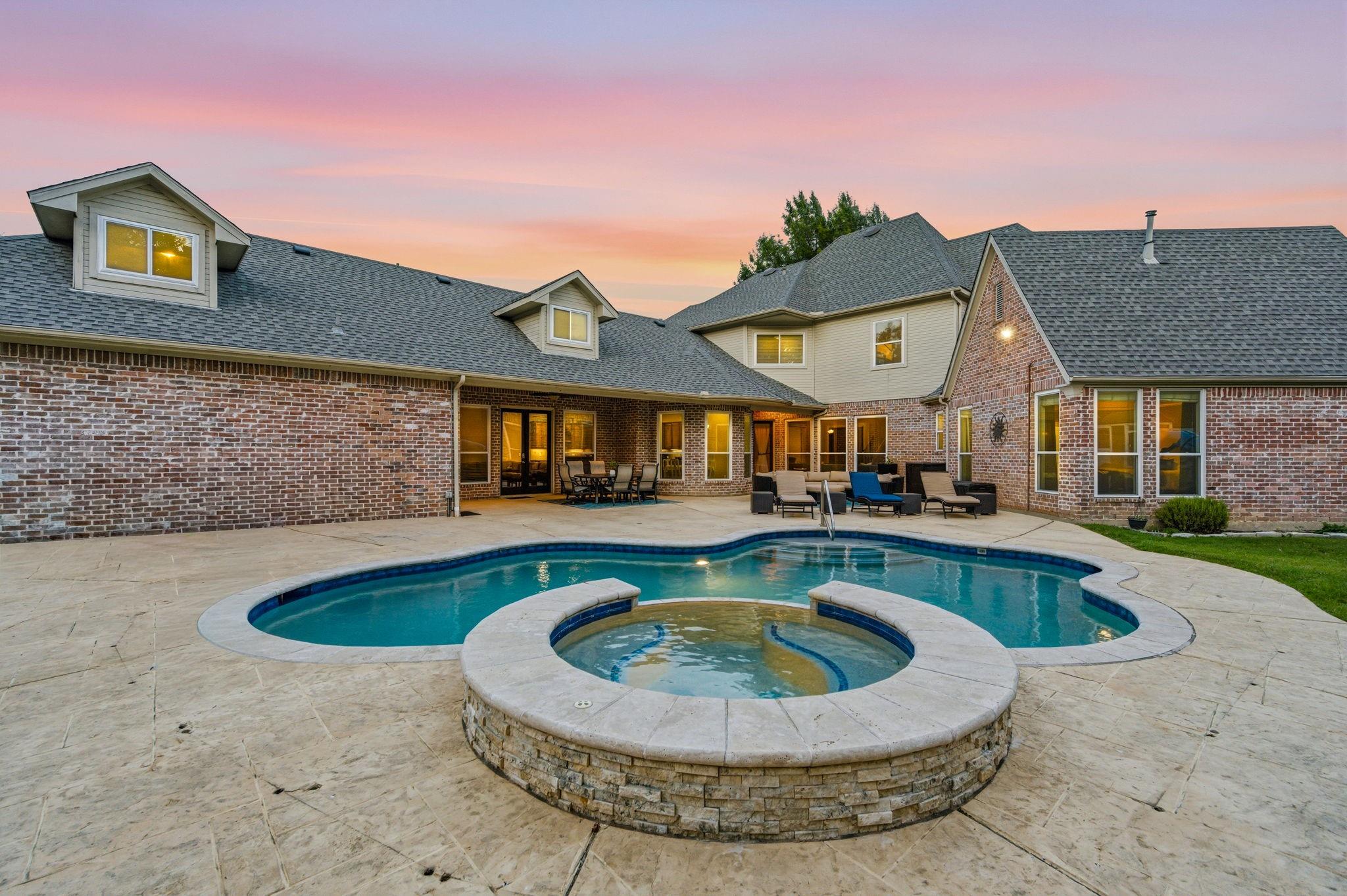 main property photo 18