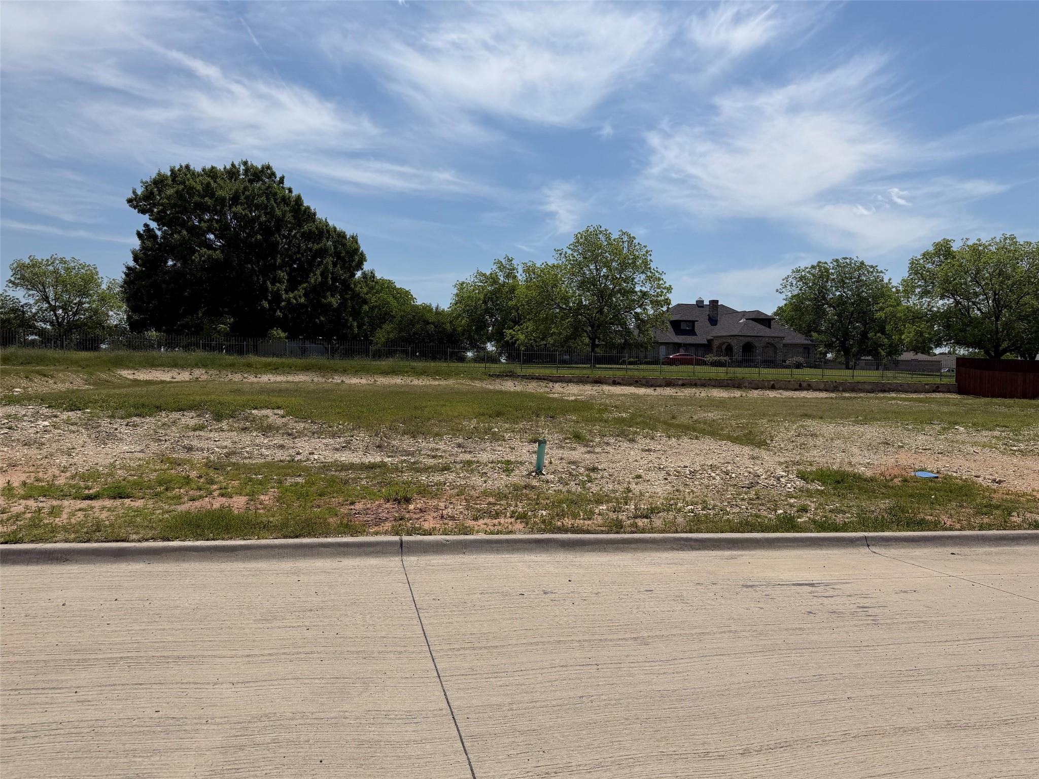main property photo 3