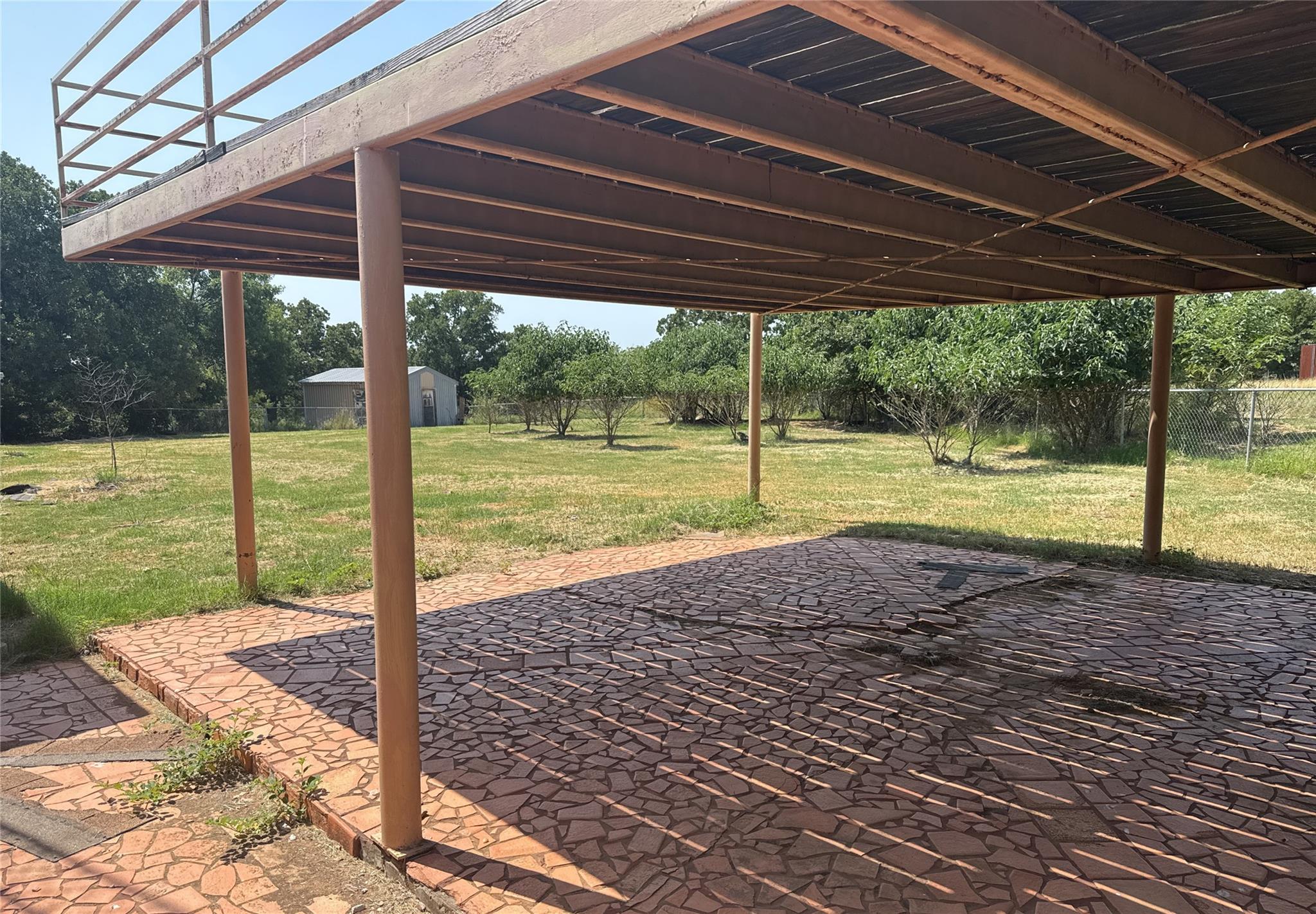 main property photo 14