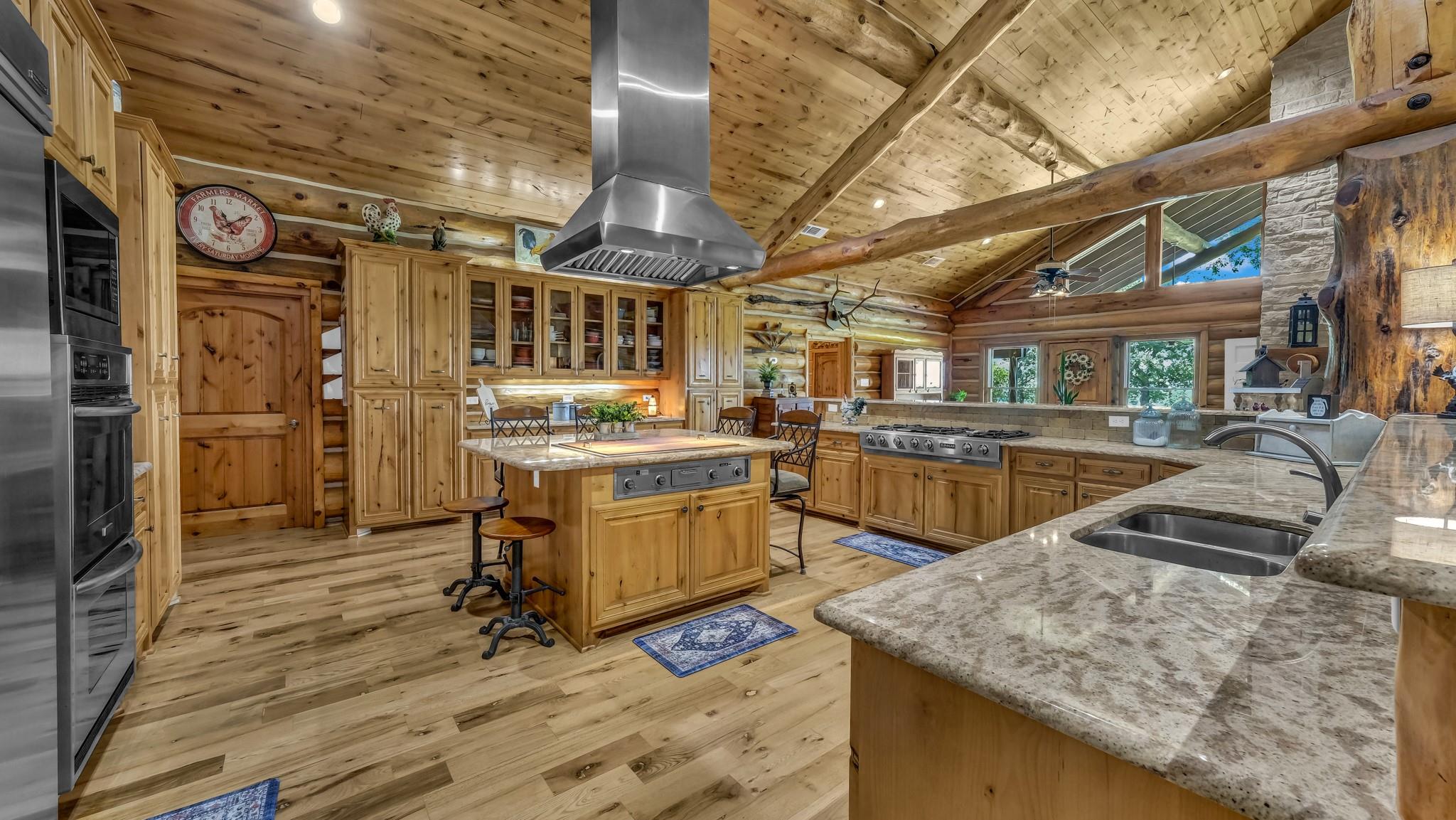 main property photo 14