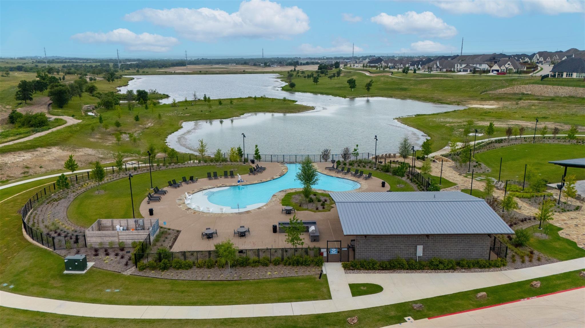 main property photo 39