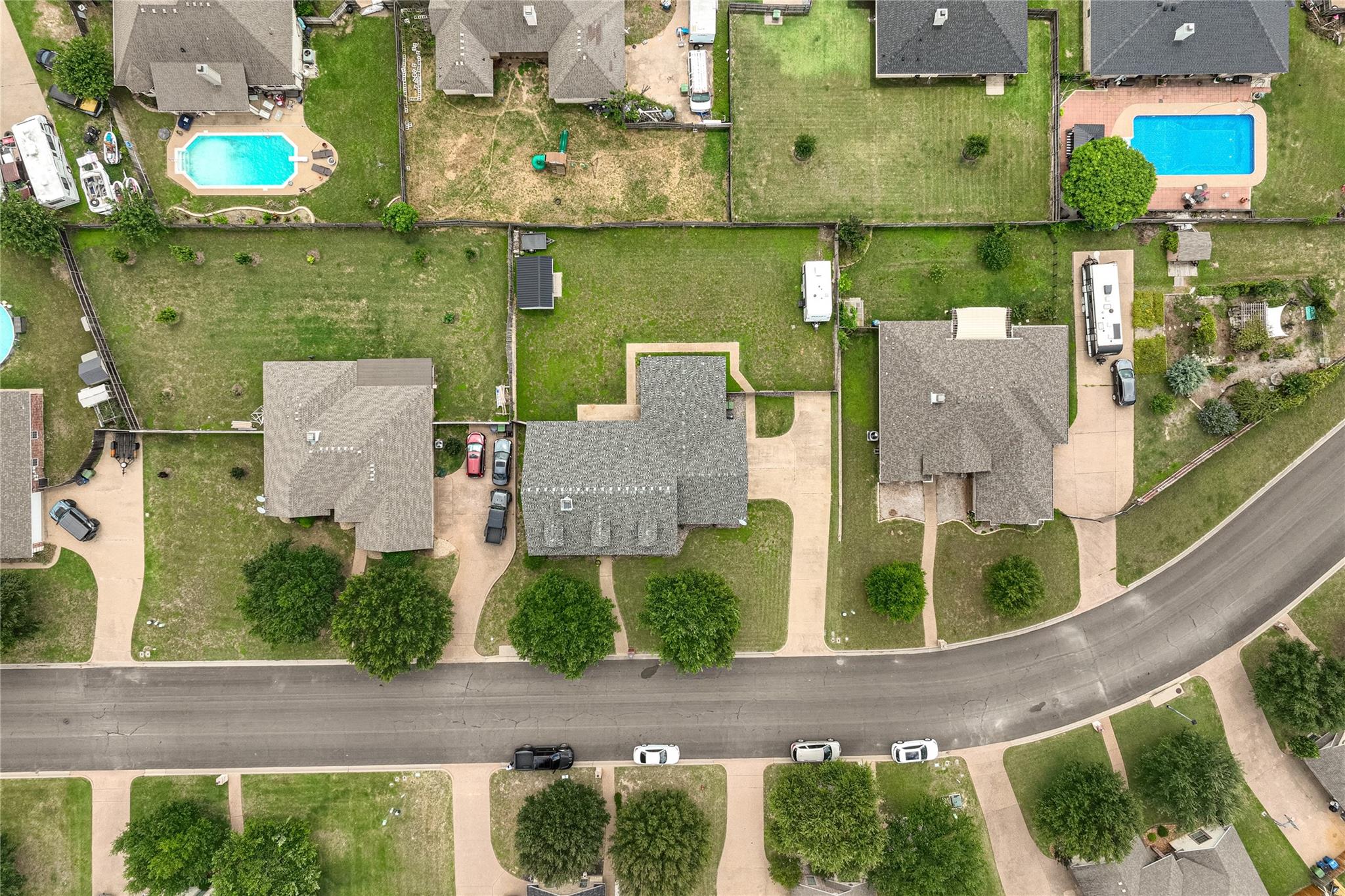 main property photo 4