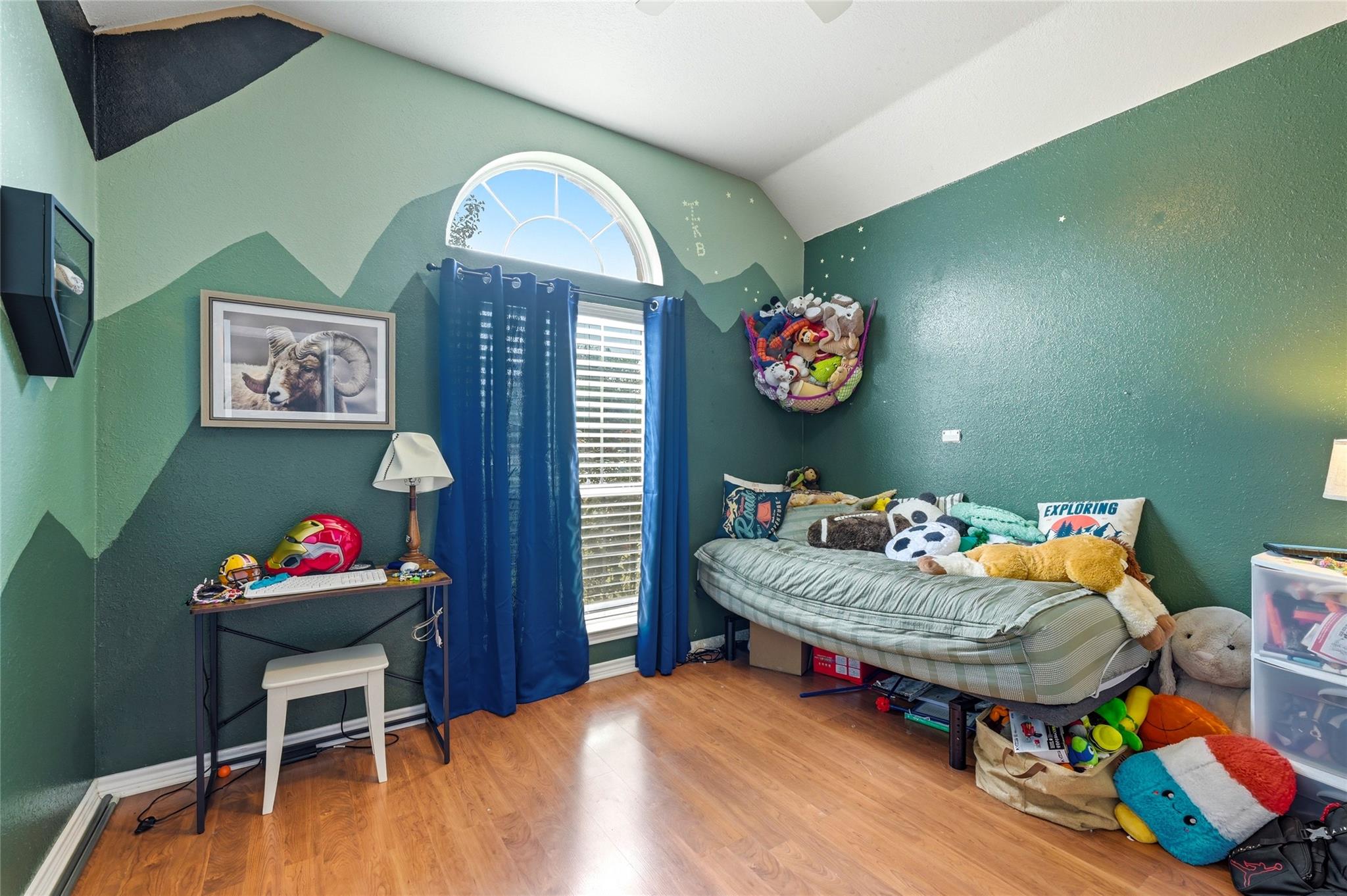 main property photo 27